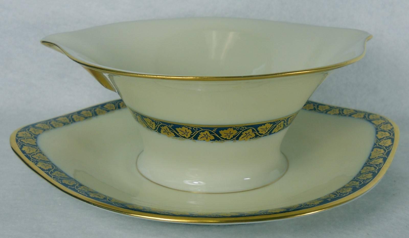 Haviland China, Oakmont Cobalt Blue Seven-Piece Hostess Set Bowl Platter In Excellent Condition In St. Petersburg, FL