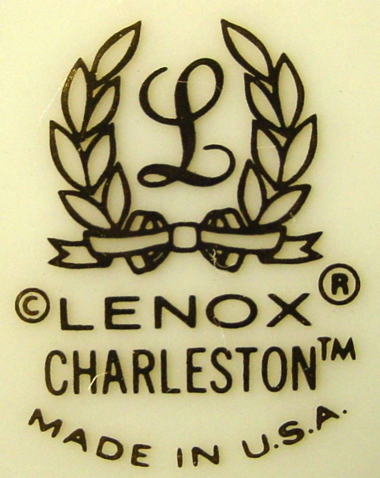 LENOX china CHARLESTON pattern 60-pc SET SERVICE for 12 (12 5-pc place setting) In Excellent Condition In St. Petersburg, FL