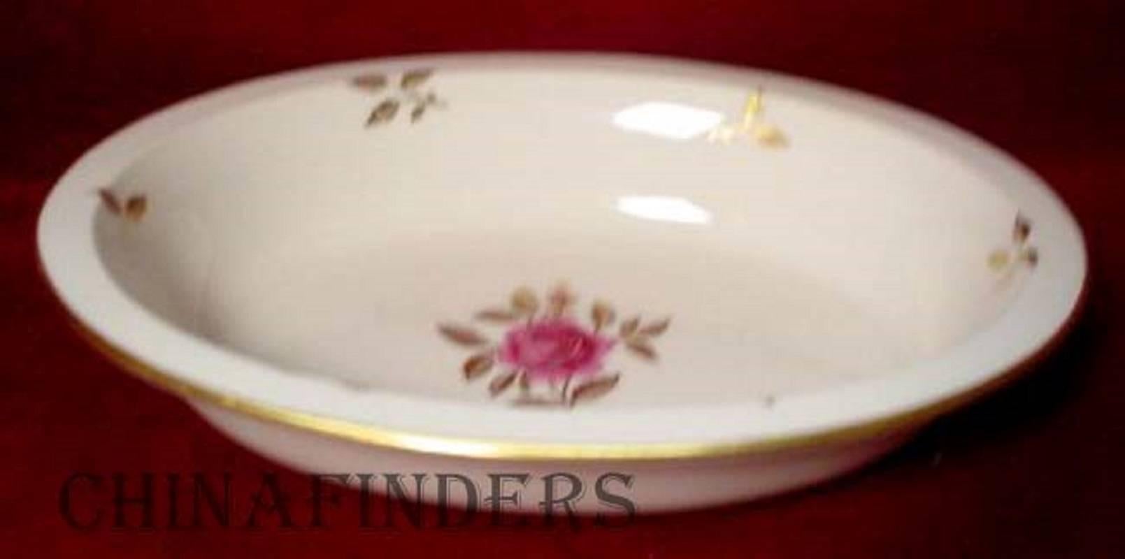 Lenox China Rhodora P471 Pattern 72-Piece Set Service for Twelve (12) In Excellent Condition For Sale In St. Petersburg, FL