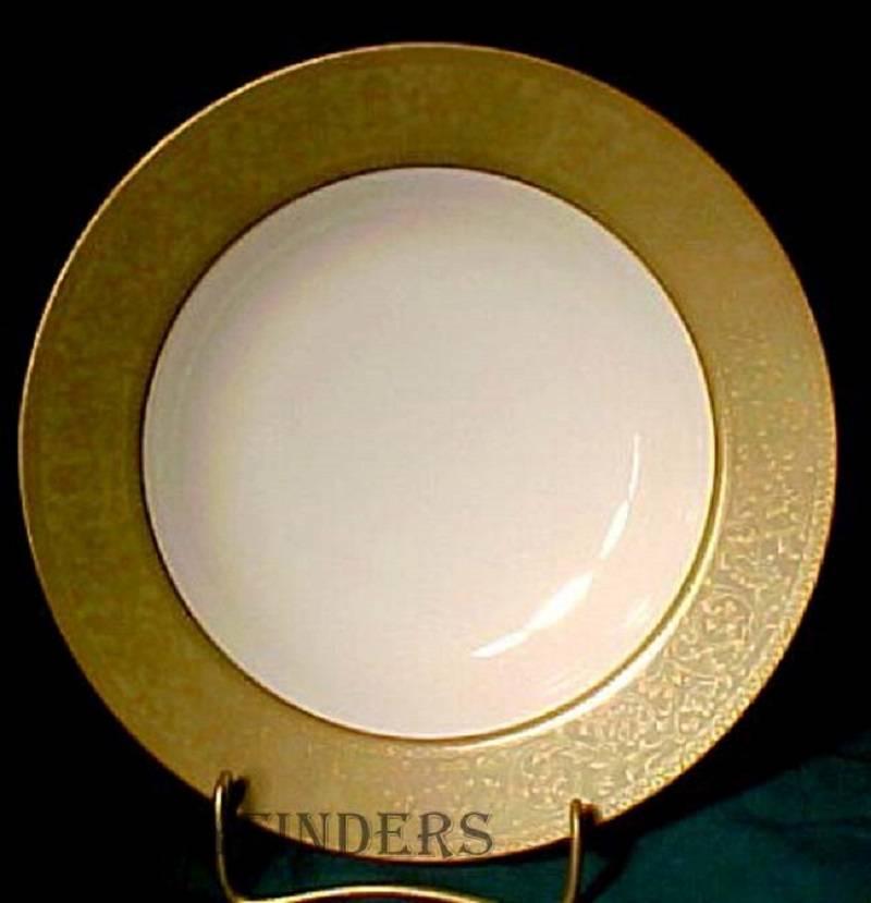 20th Century SANGO china VERSAILLES 3632 pattern 84-piece SET SERVICE for TWELVE For Sale