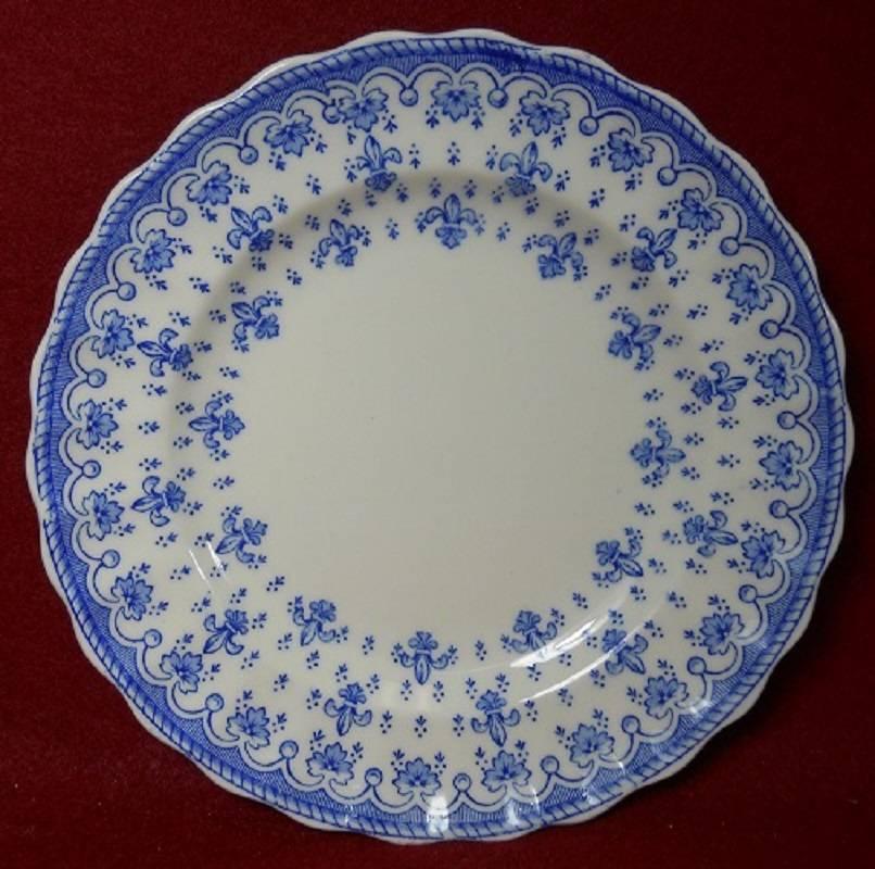 English Spode England Fleur-de-Lys Blue Pattern 40-Piece Set Service for Eight