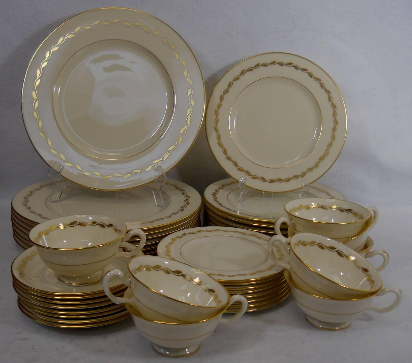 LENOX china GOLDEN WREATH O303 pattern 40-pc SET SERVICE for Eight