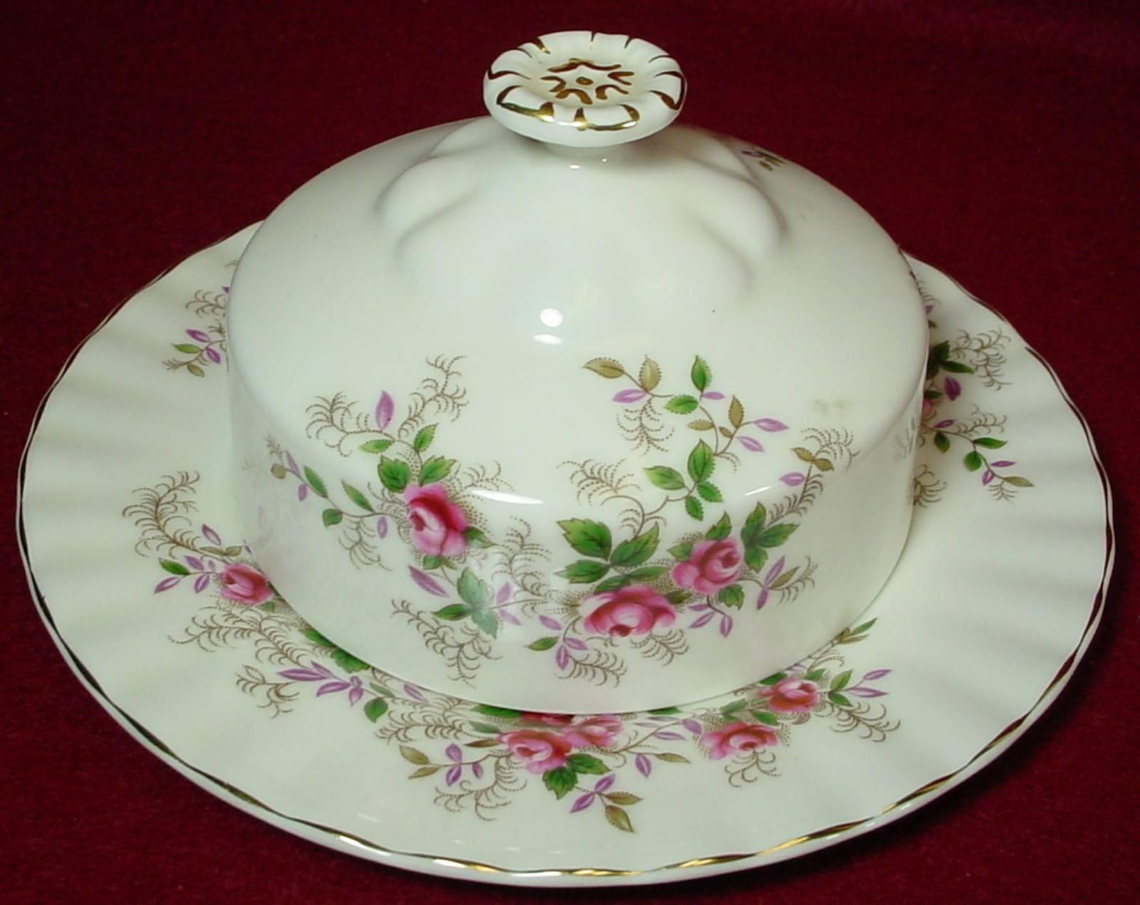 20th Century Royal Albert China Lavender Rose Pattern 59-Pc Set Service for Eight Plus Extras