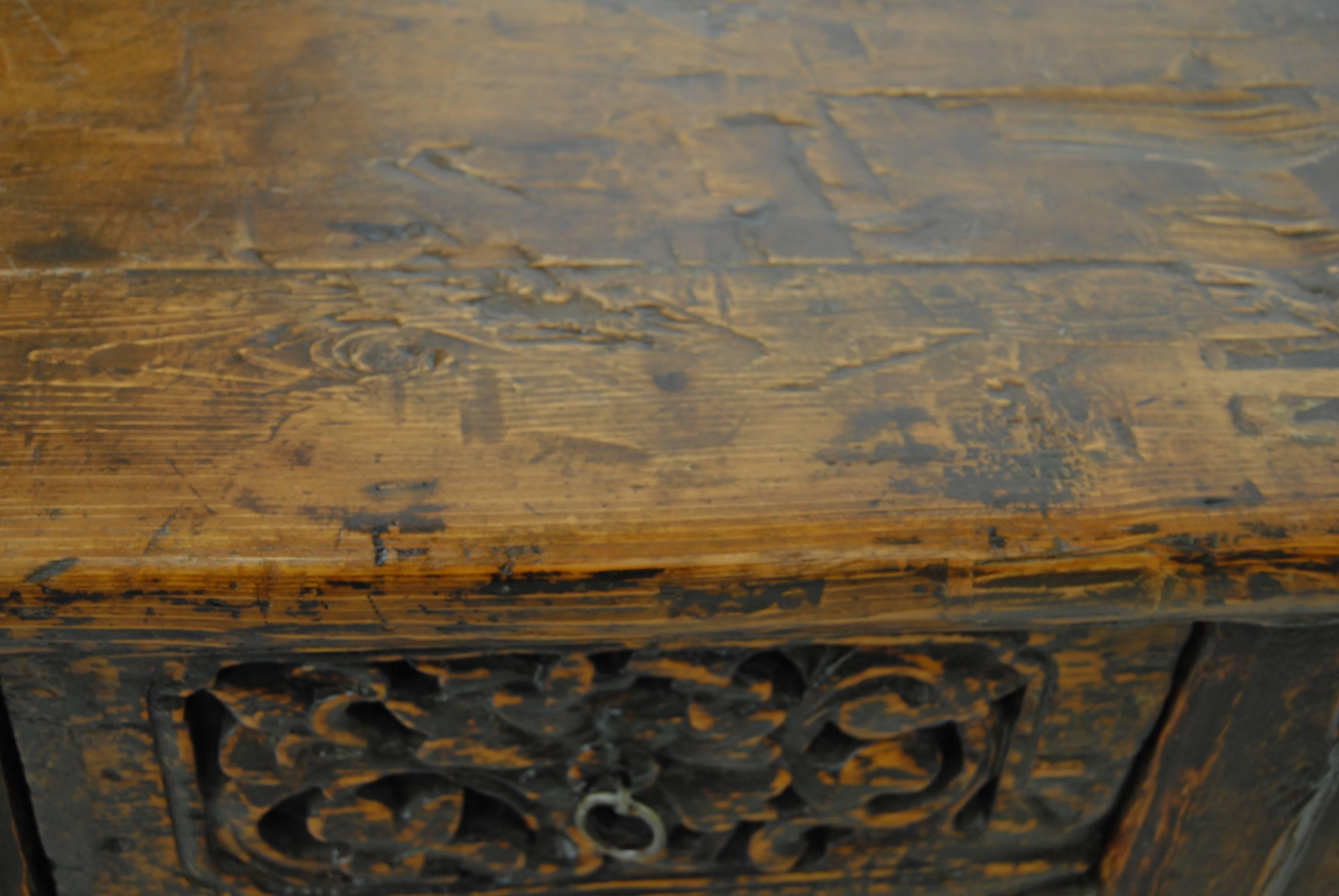 Antique Chinese Hand-Carved Elmwood Coffer, Early 20th Century For Sale 2