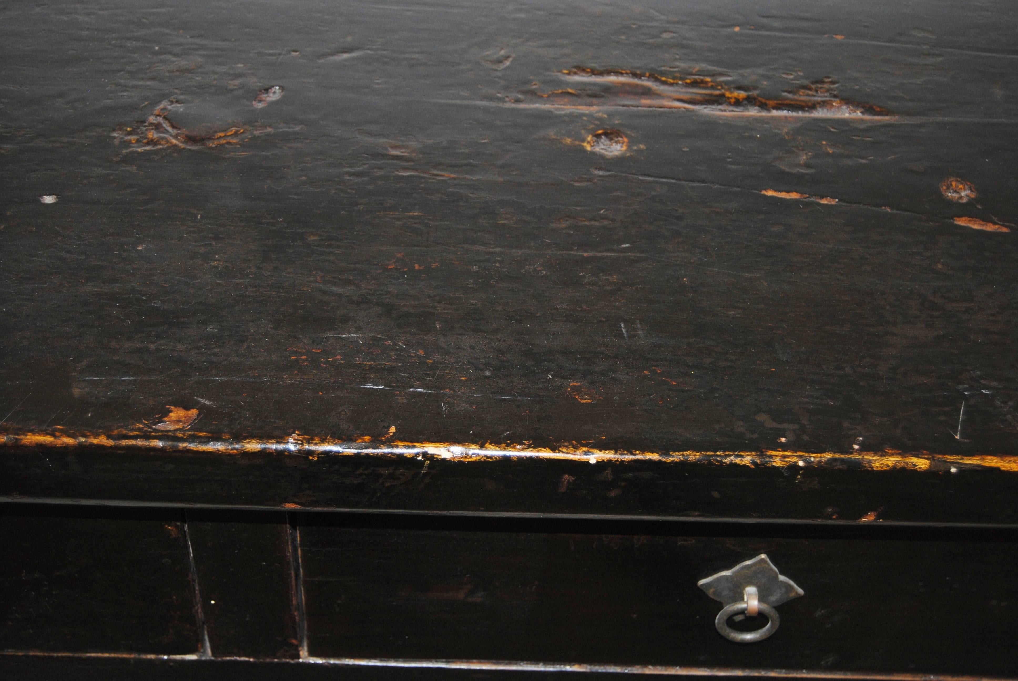 Antique Black Chinese Sideboard, Gansu Province, circa 1880 In Good Condition For Sale In Glen Ellyn, IL