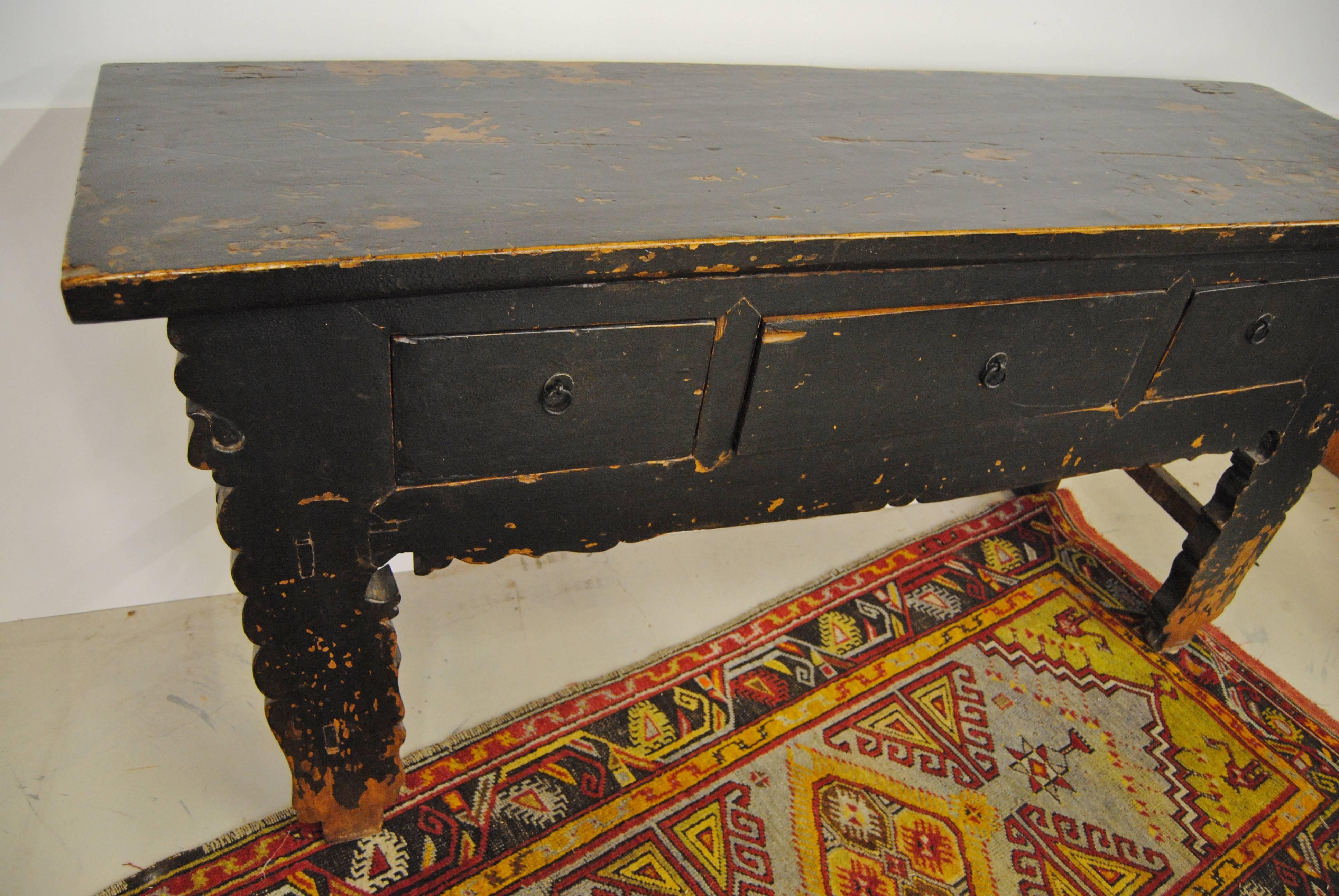 Antique Chinese Elmwood Sideboard with Scaloped Spandrels, circa 1900 In Good Condition For Sale In Glen Ellyn, IL