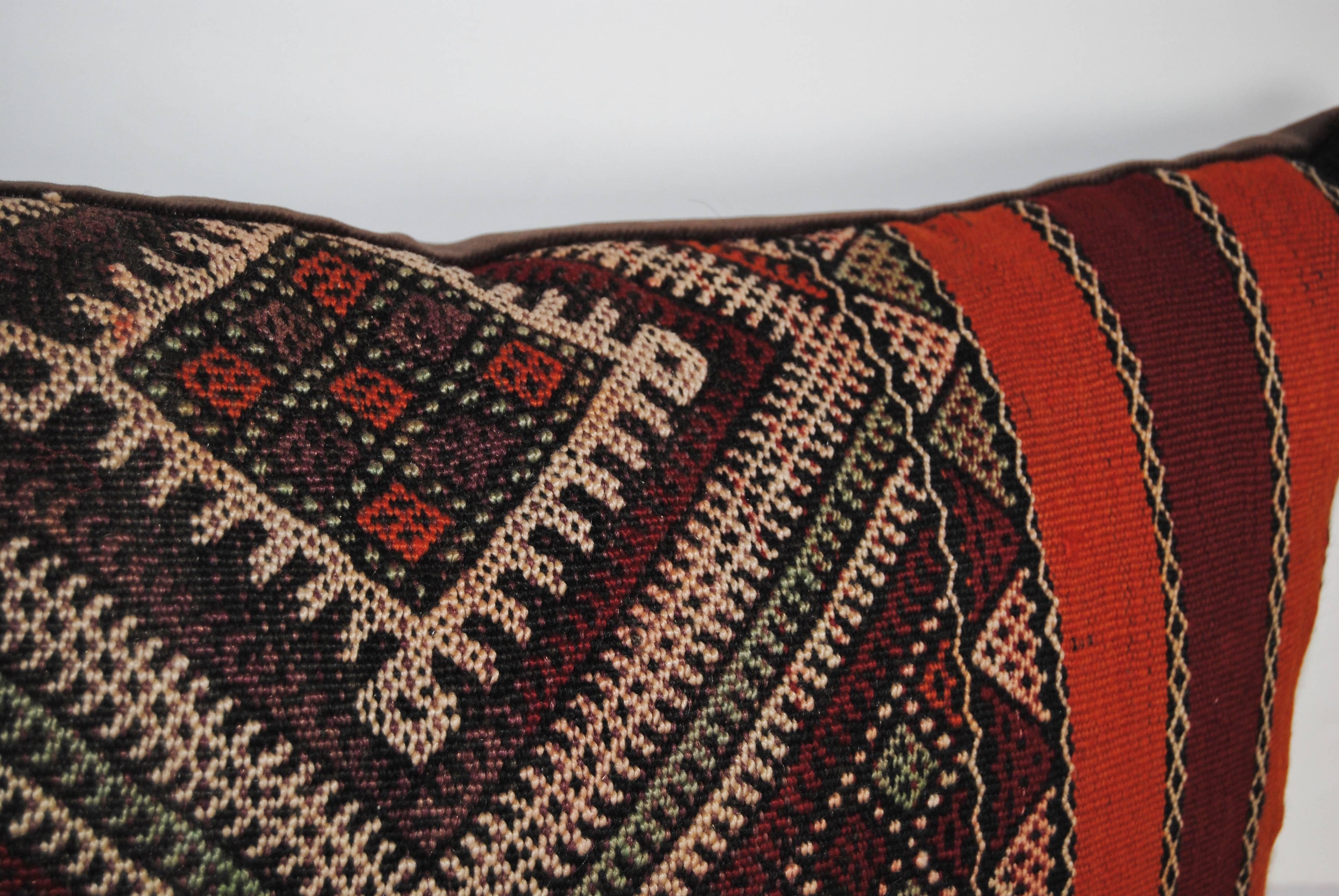 Hand Loomed Wool Moroccan Berber Pillow, Atlas Mountains In Excellent Condition For Sale In Glen Ellyn, IL