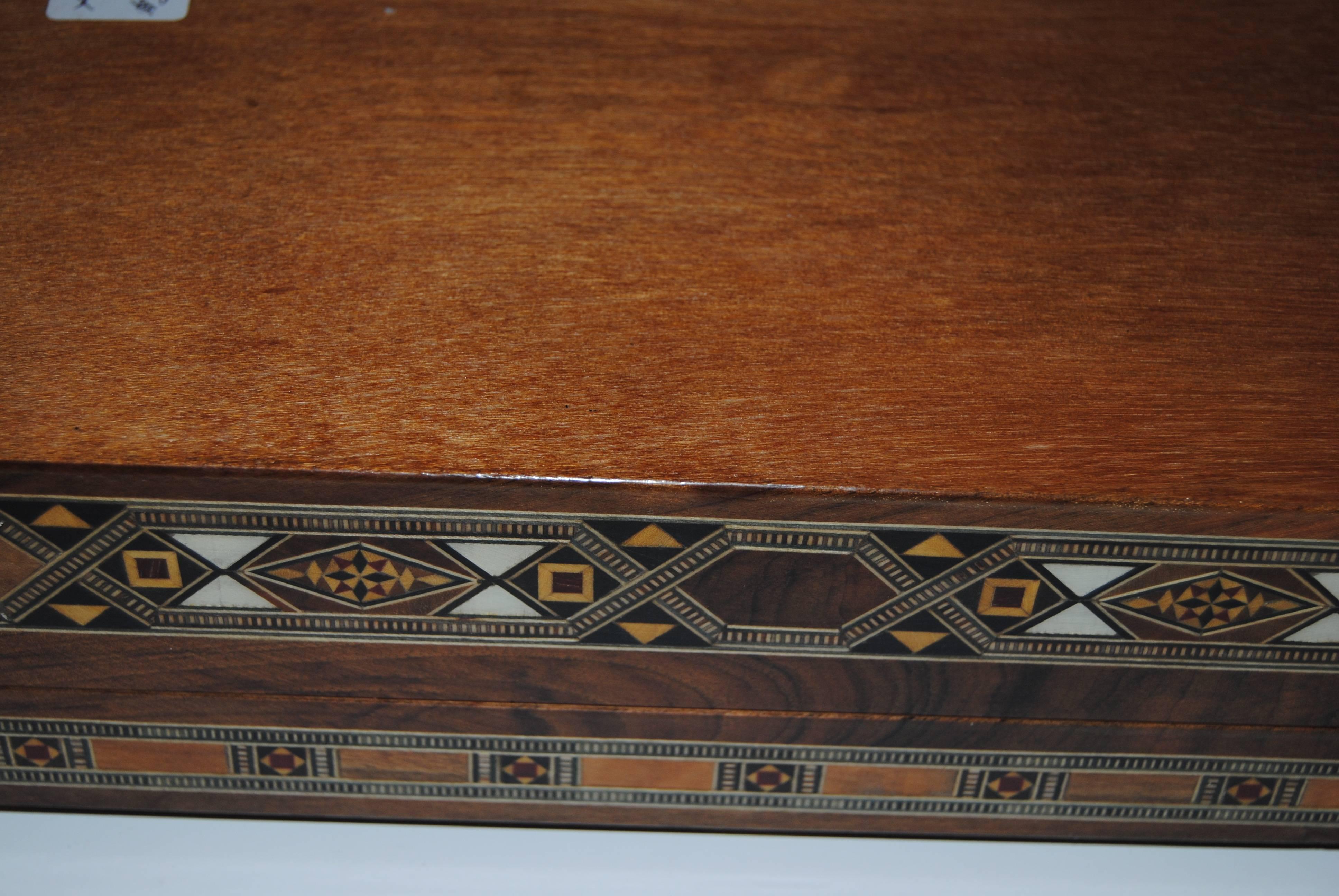 Syrian Walnut Wood Box Inlaid with Mother-of-Pearl, Cream Leather Lining In Excellent Condition In Glen Ellyn, IL
