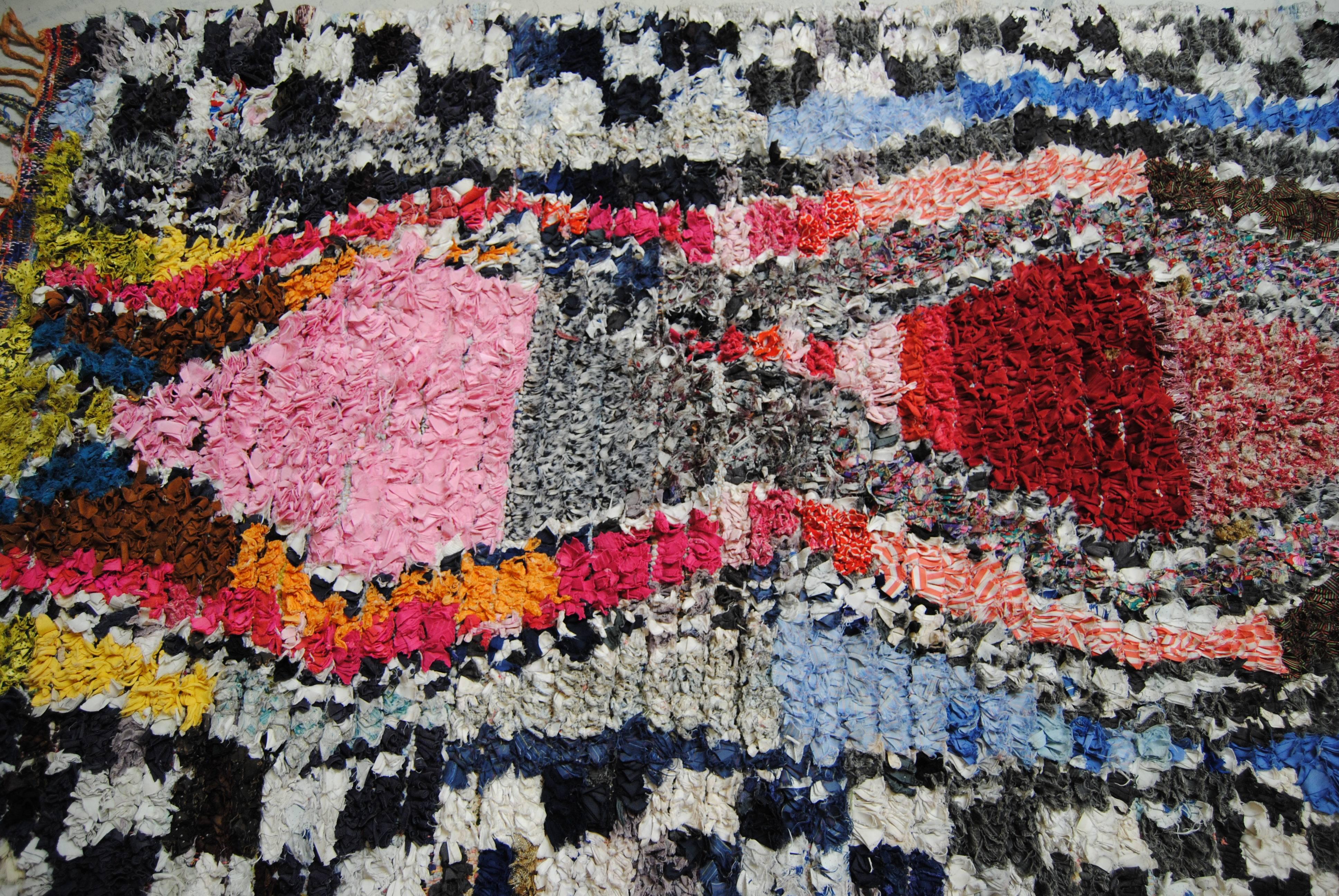 Vintage Moroccan Boucherouite Rug, Atlas Mountains In Good Condition For Sale In Glen Ellyn, IL