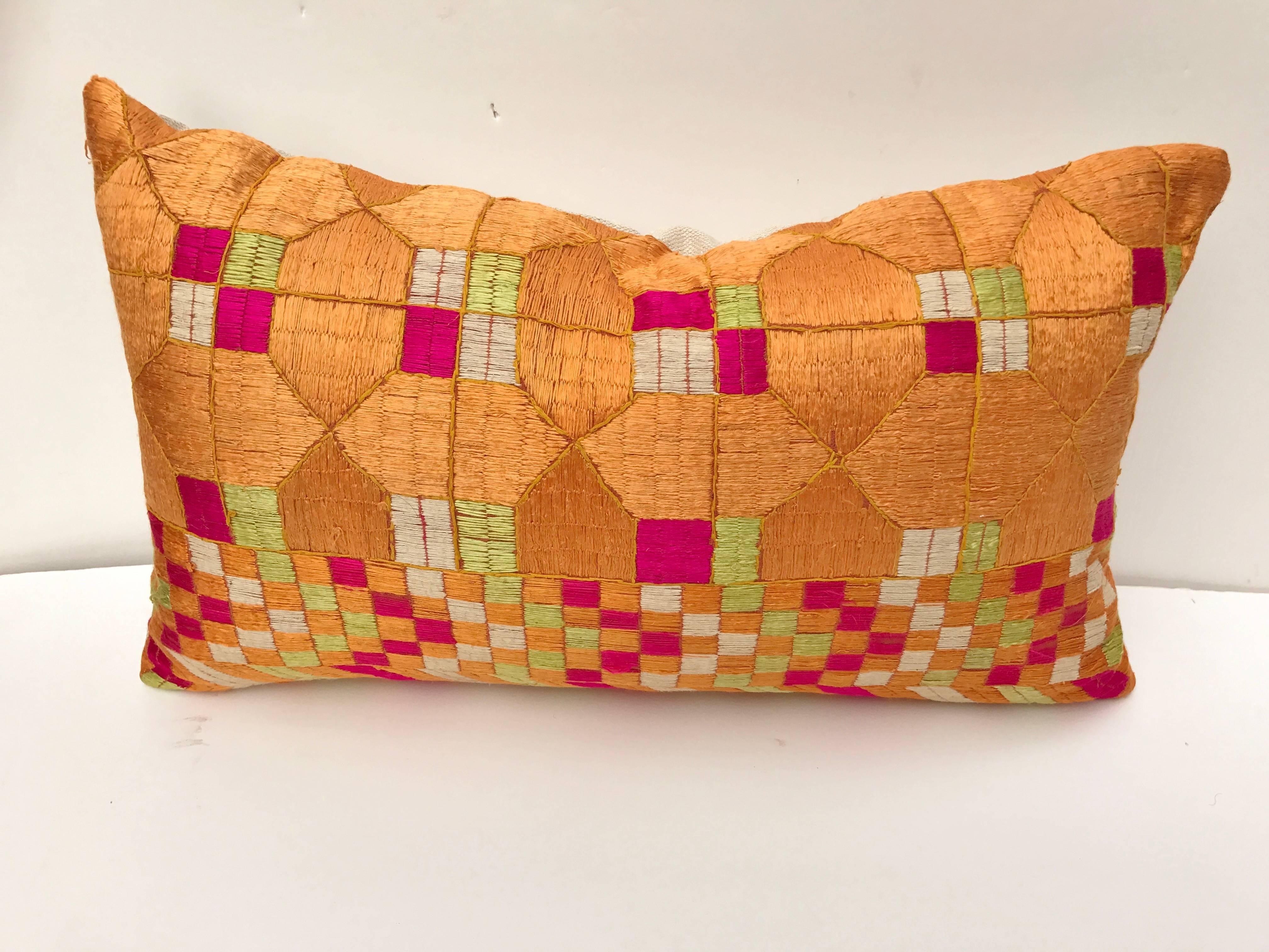 Custom Pair of Silk Embroidered Phulkari Bagh Pillow, Punjab, India In Good Condition For Sale In Glen Ellyn, IL