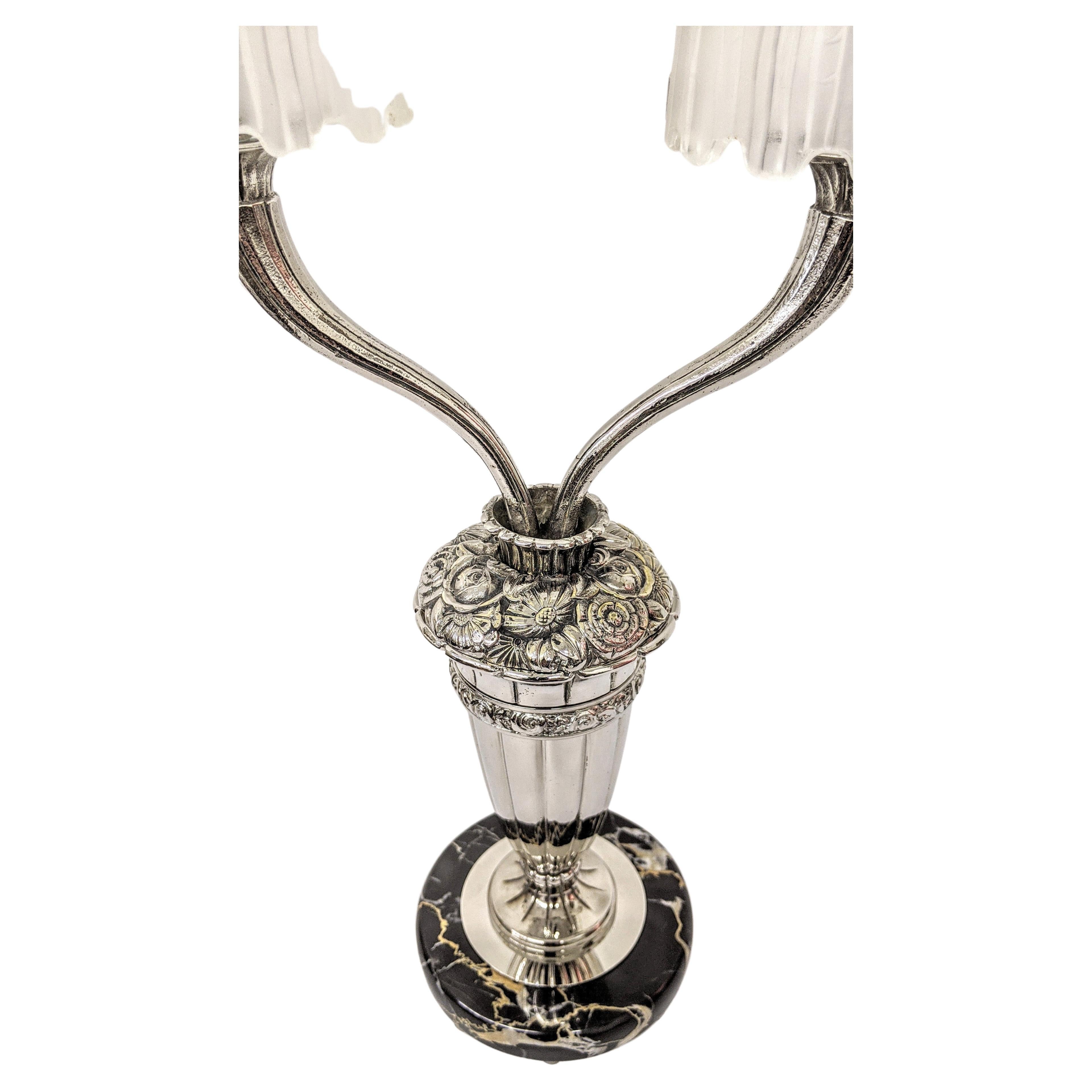 Moulage Lampe de Table Art Déco Française par Sabino en vente