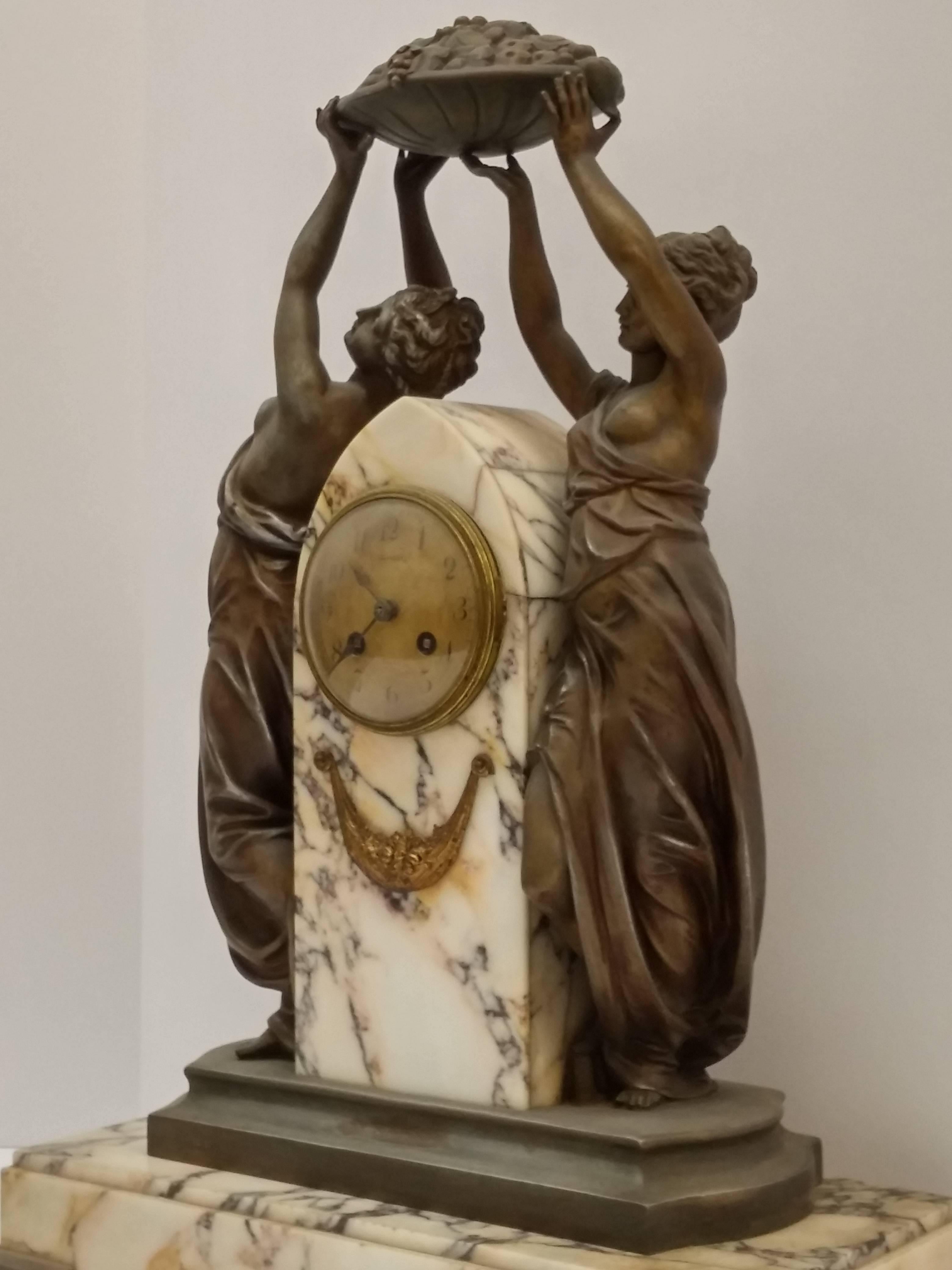 French Art Nouveau Sculpture Clock In Good Condition For Sale In Long Island City, NY