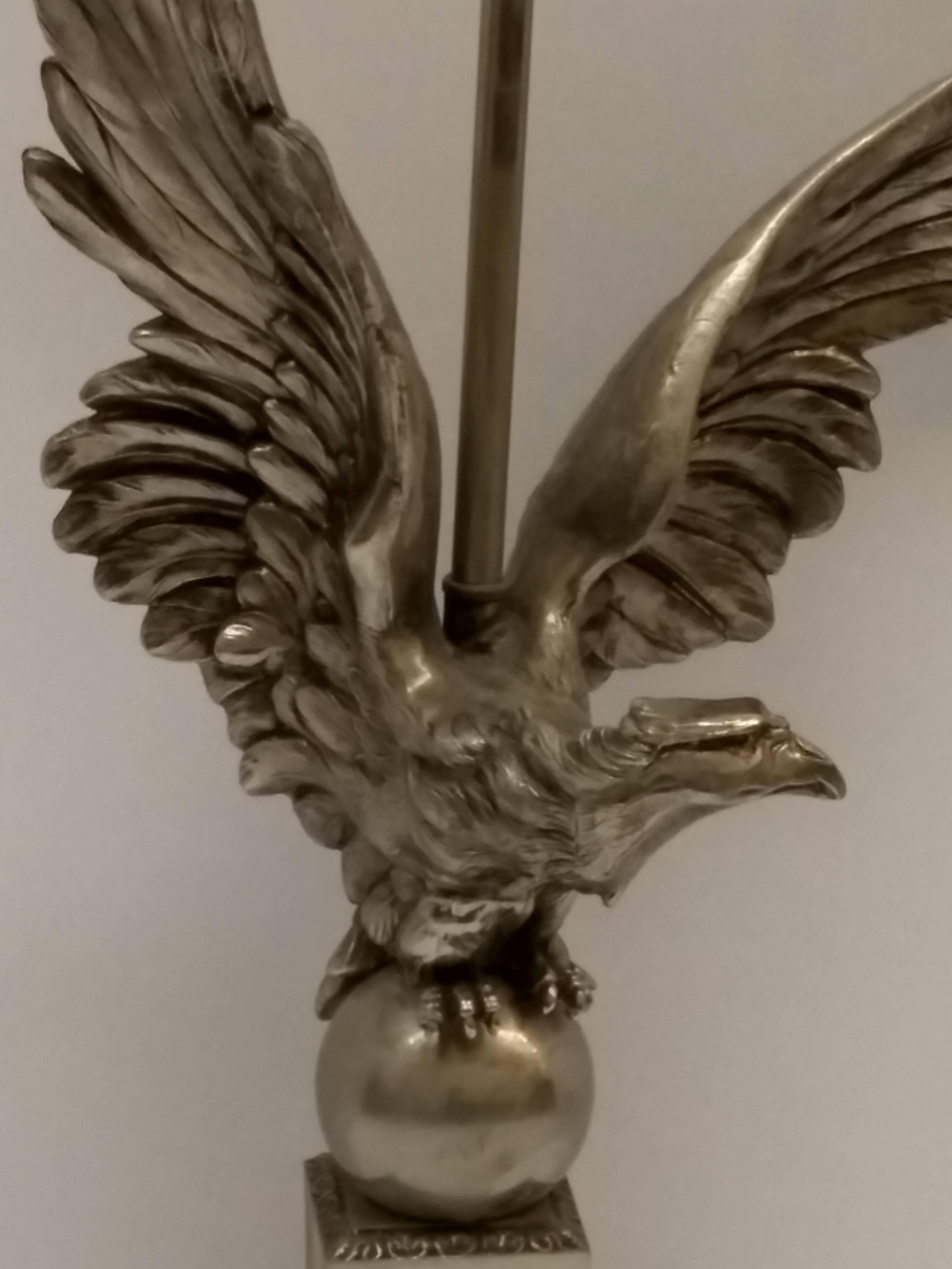 Französische Art Deco Adler Tischlampe (Art déco) im Angebot