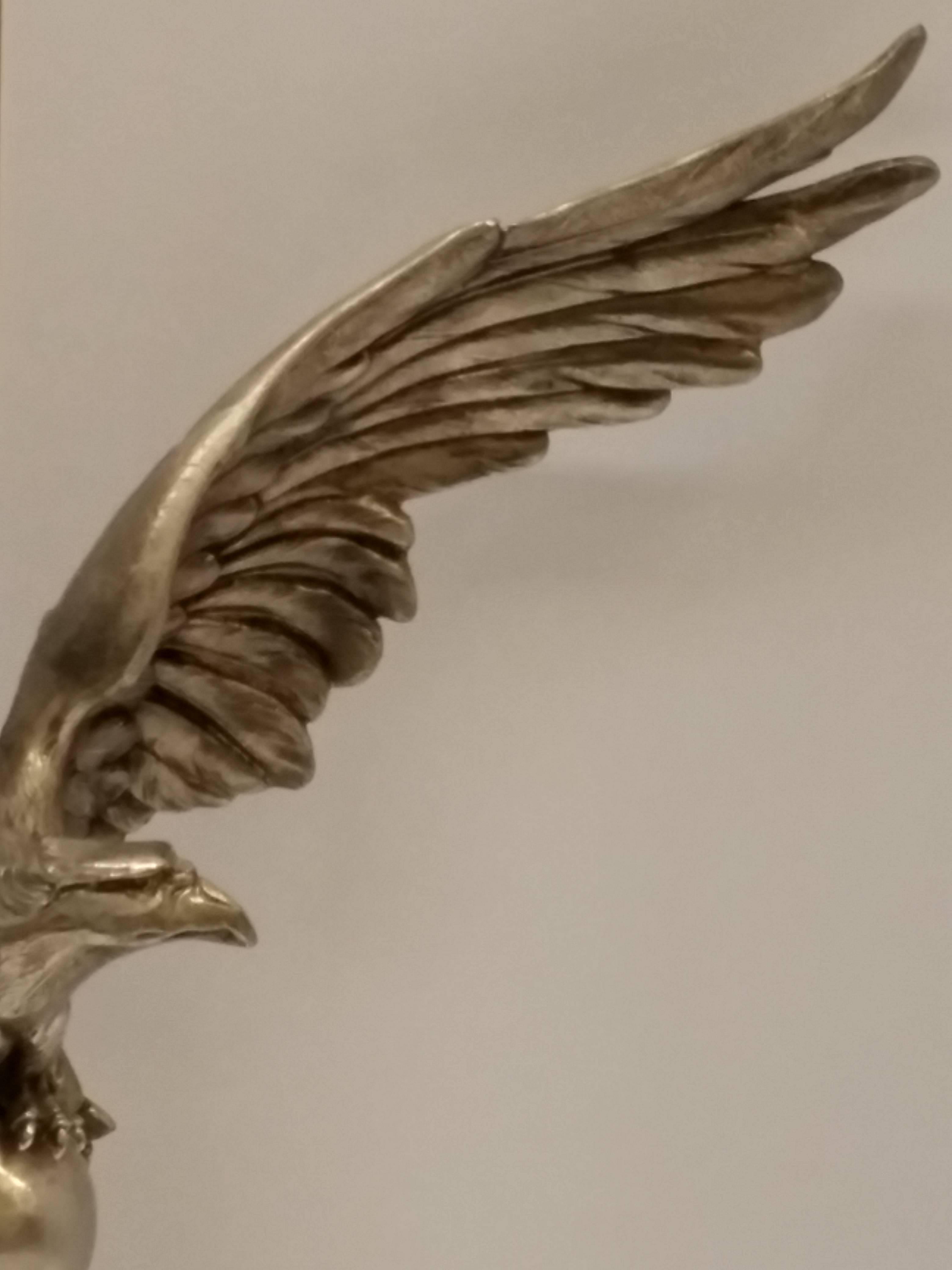 French Art Deco Eagle Table Lamp In Good Condition For Sale In Long Island City, NY