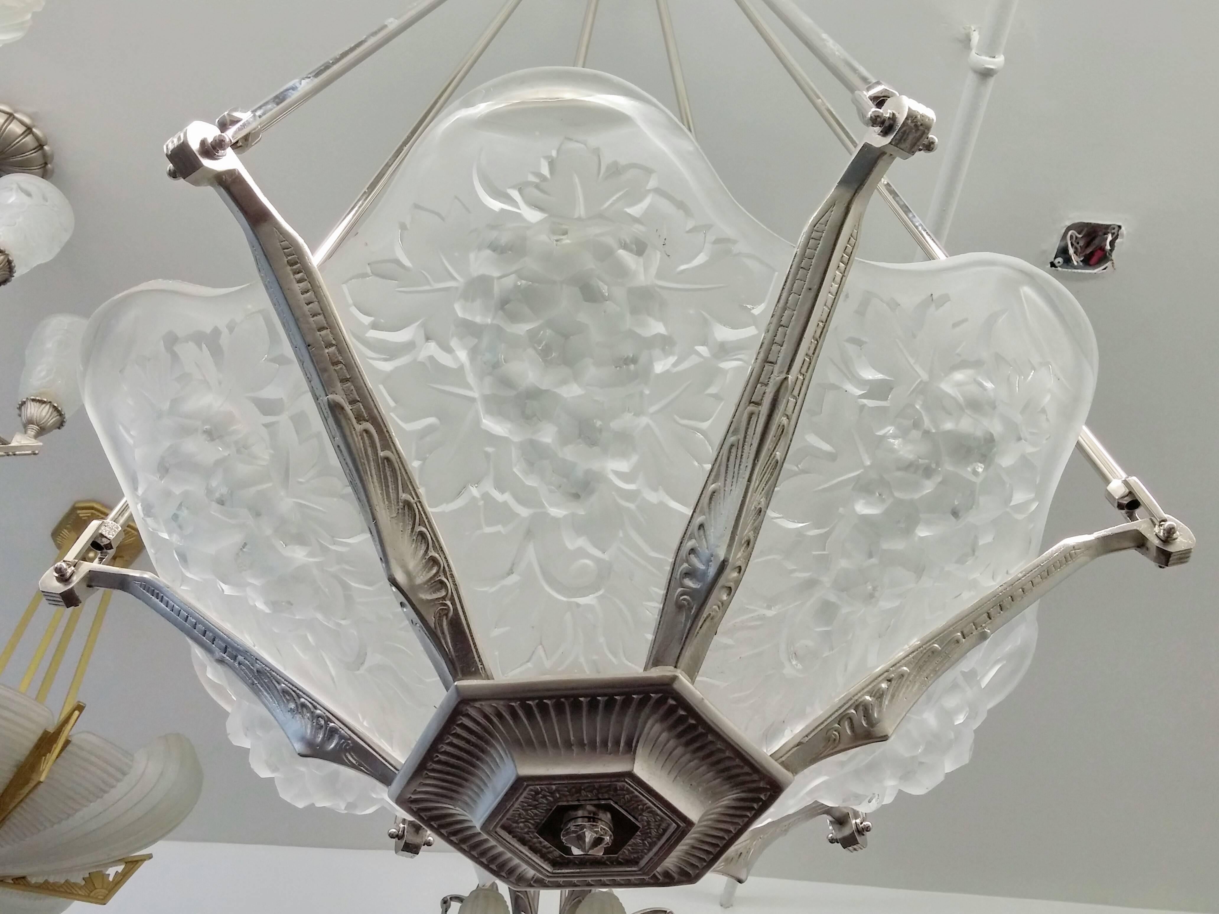 Elegant French Art Deco chandelier created by the French artist 