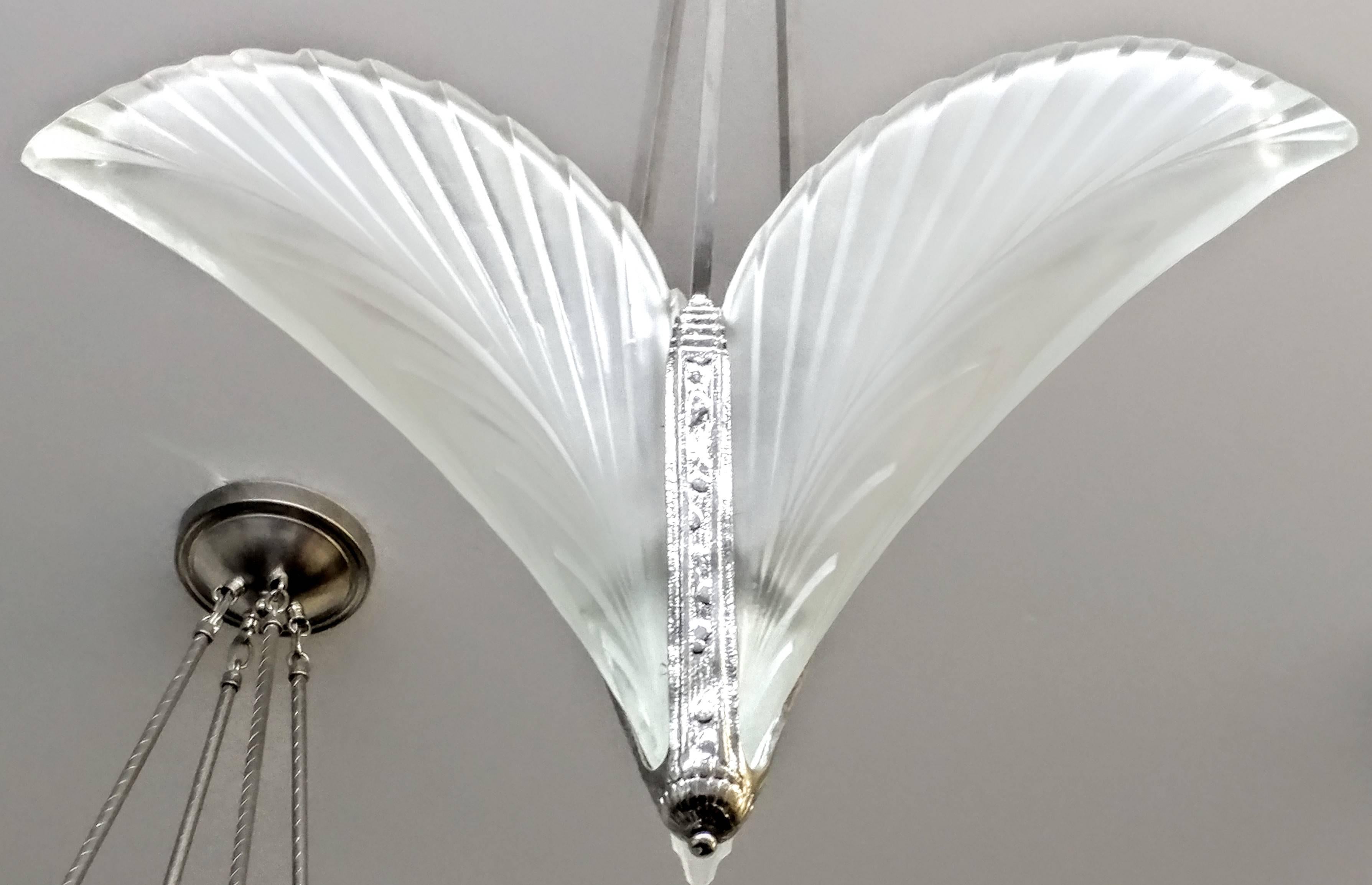 French Art Deco Triangular Feather Chandelier In Excellent Condition In Long Island City, NY