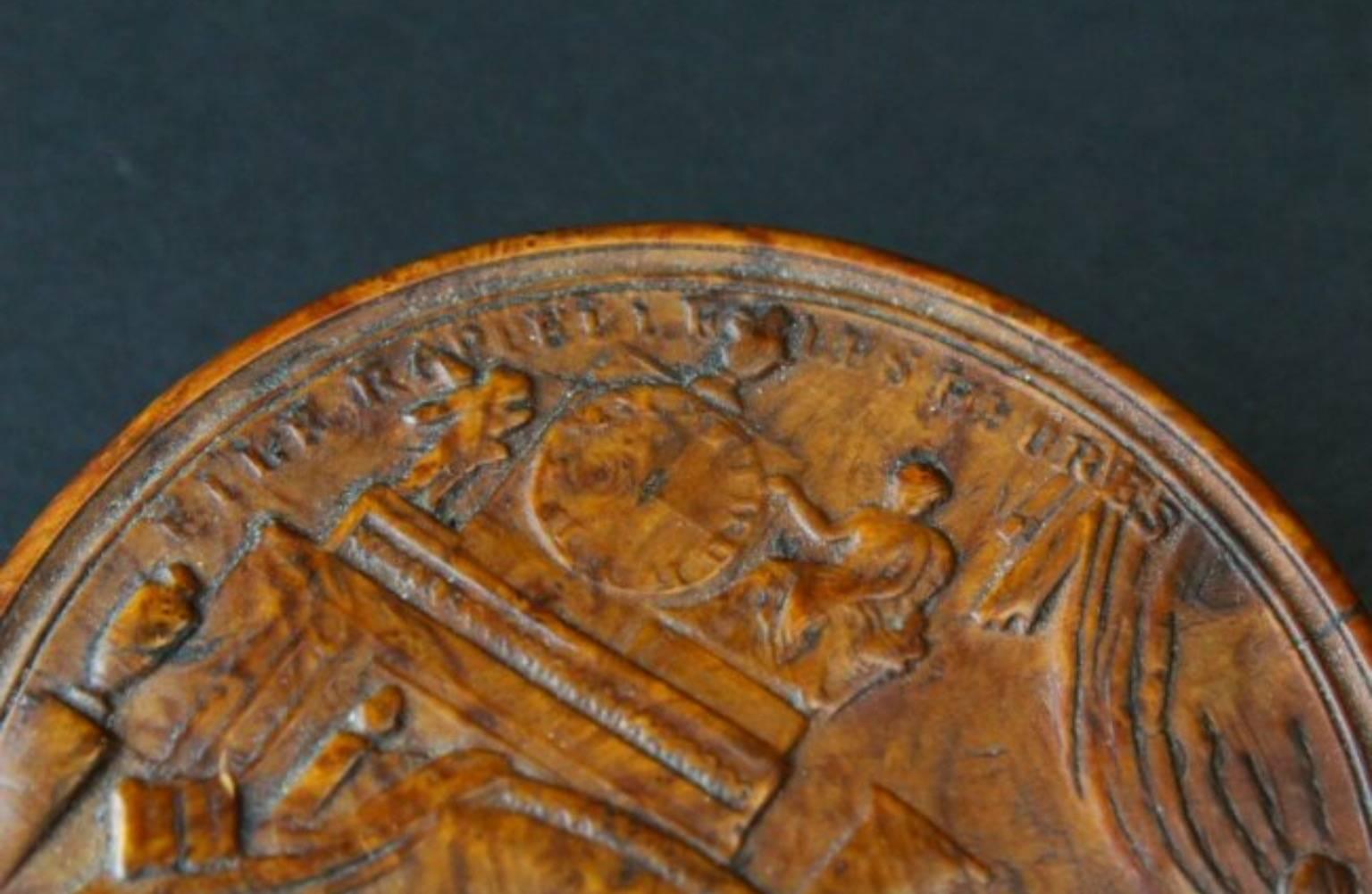 Empire French Pressed Wood Snuff Box, Early 19th Century For Sale 1