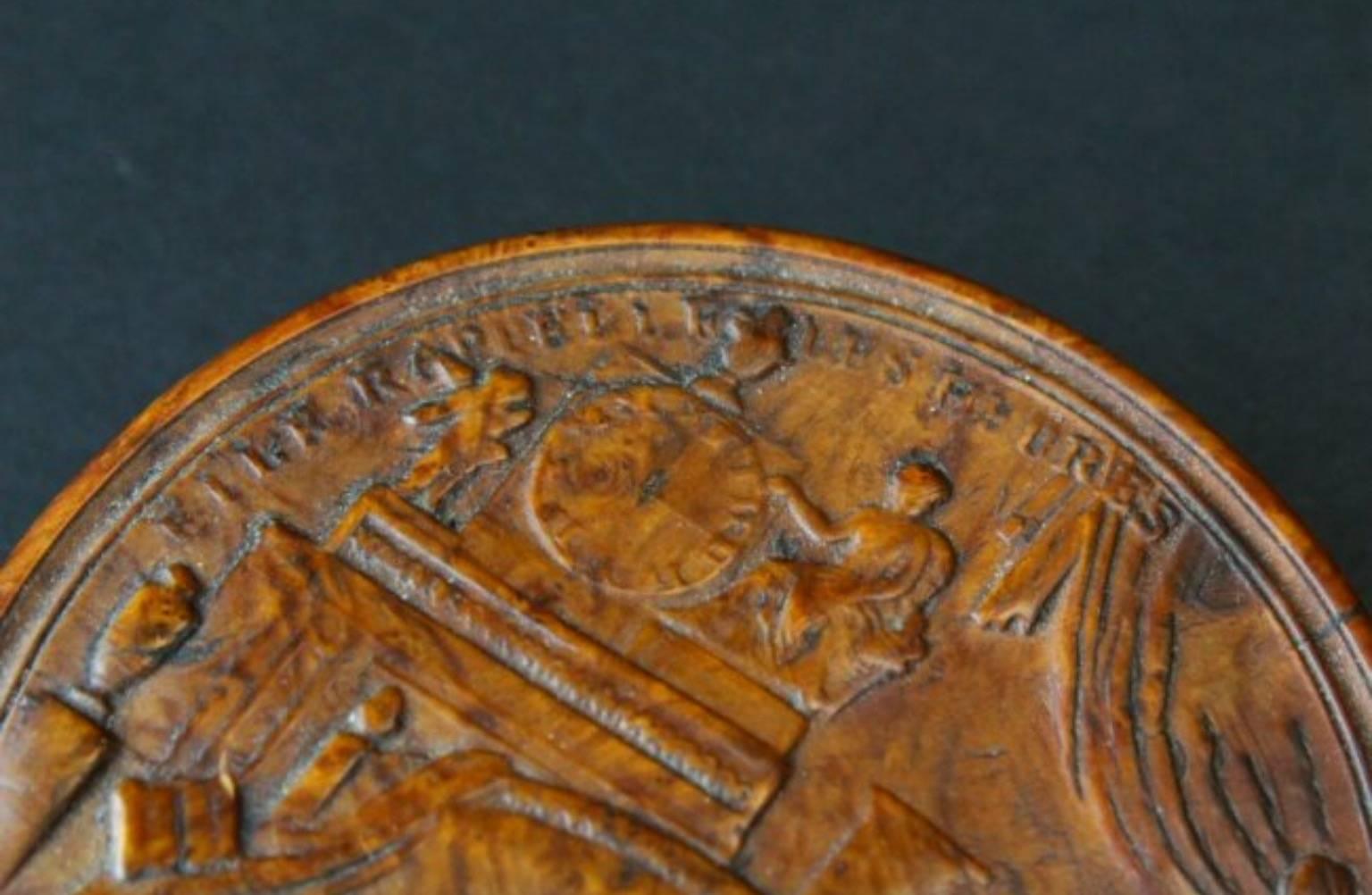 Empire French Pressed Wood Snuff Box, Early 19th Century For Sale 1