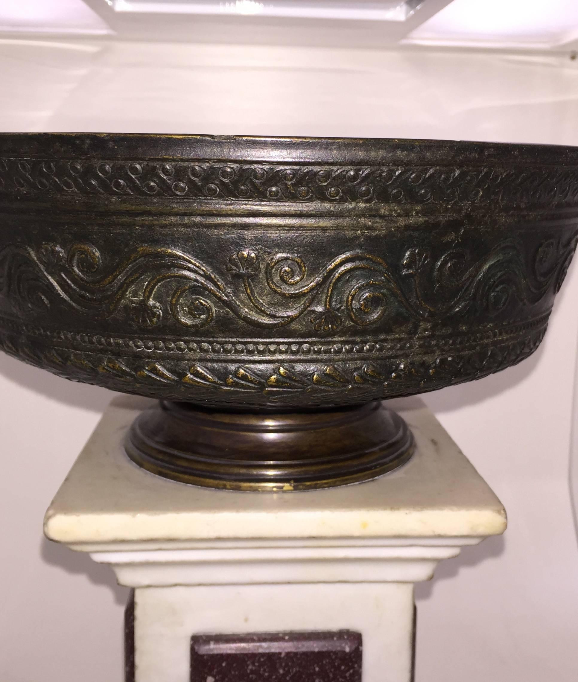 French Italian Neoclassical Bronze Bowl, Probably Ferrara, 19th Century For Sale