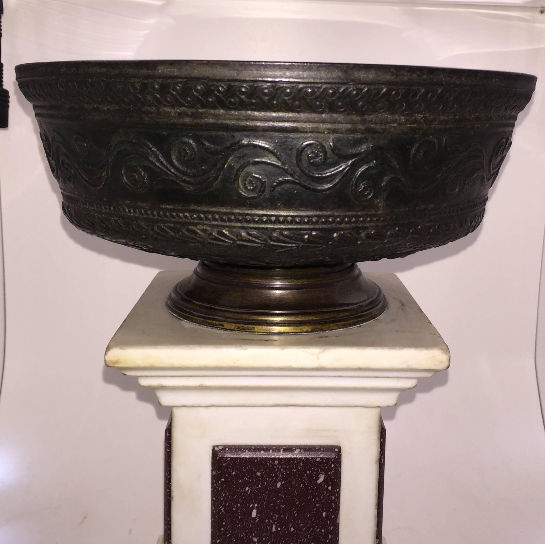 Italian Neoclassical Bronze Bowl, Probably Ferrara, 19th Century In Good Condition For Sale In Spencertown, NY