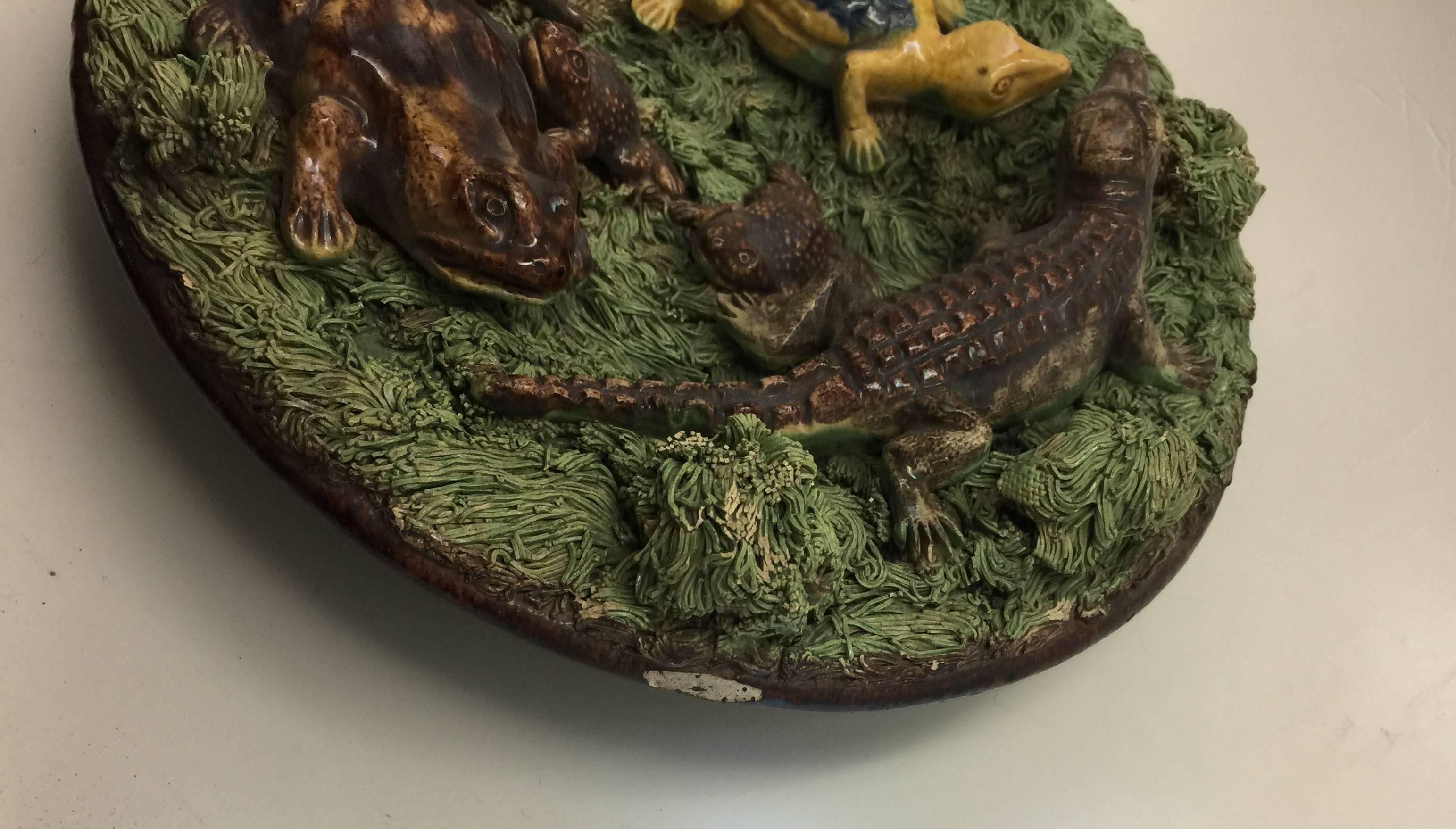 Palissy Style Majolica Plate, Portuguese, Late 19th-Early 20th Century In Fair Condition In Spencertown, NY