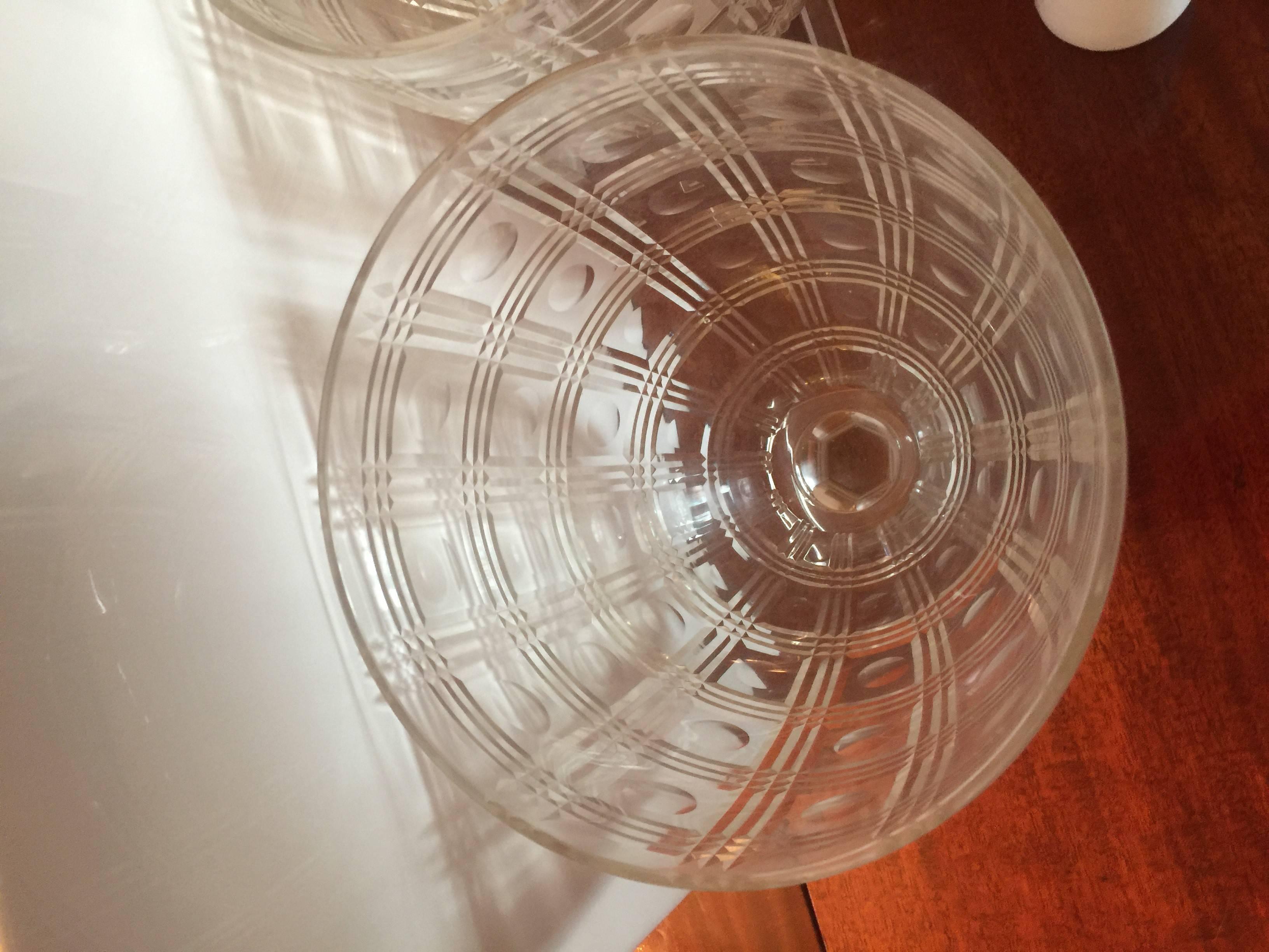 Buriné Paire de photophores en verre de style Régence, 20ème siècle en vente
