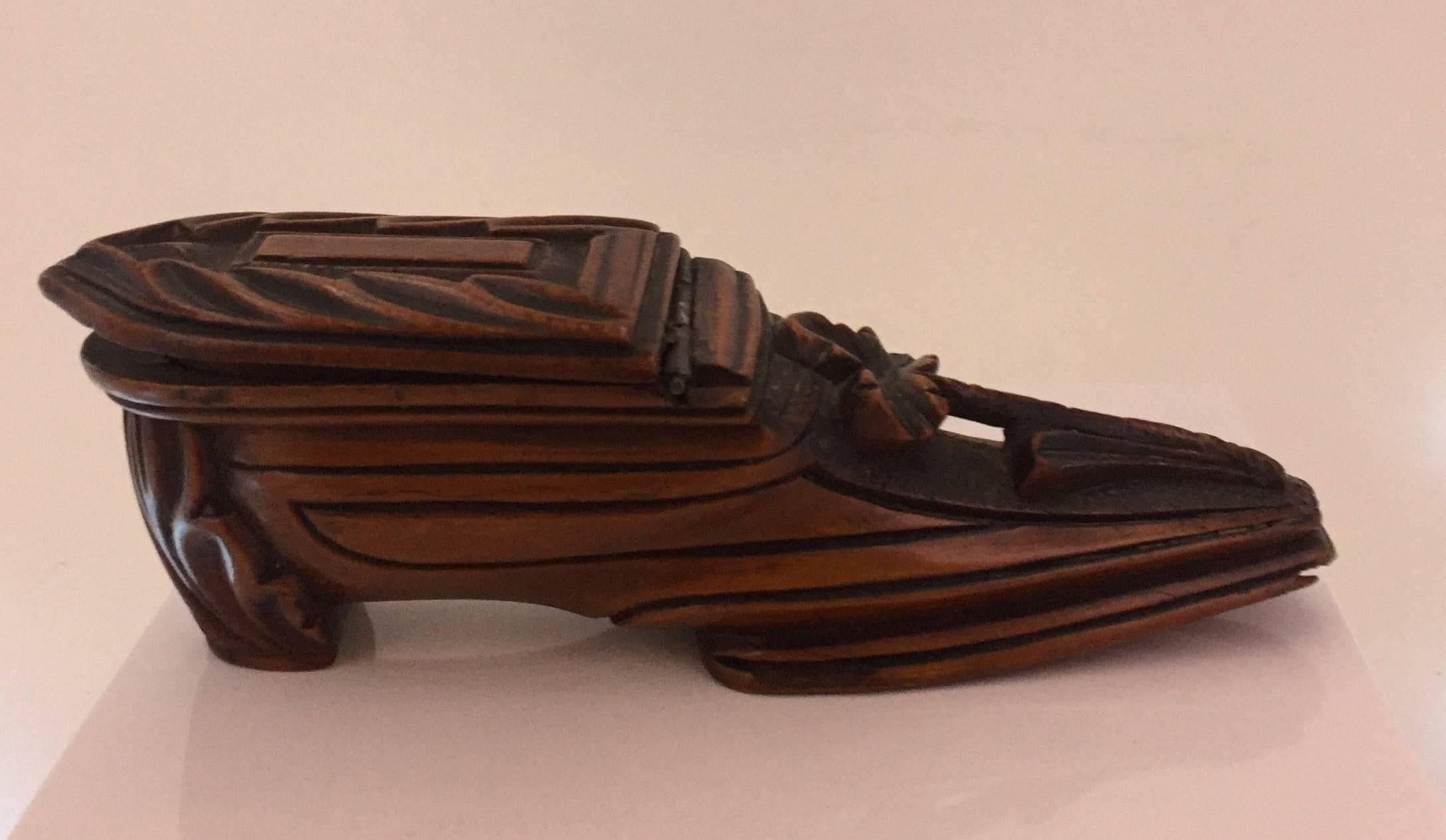 Wood Carved Shoe Form Treen Snuff Box with Carved Shamrock, 19th Century For Sale
