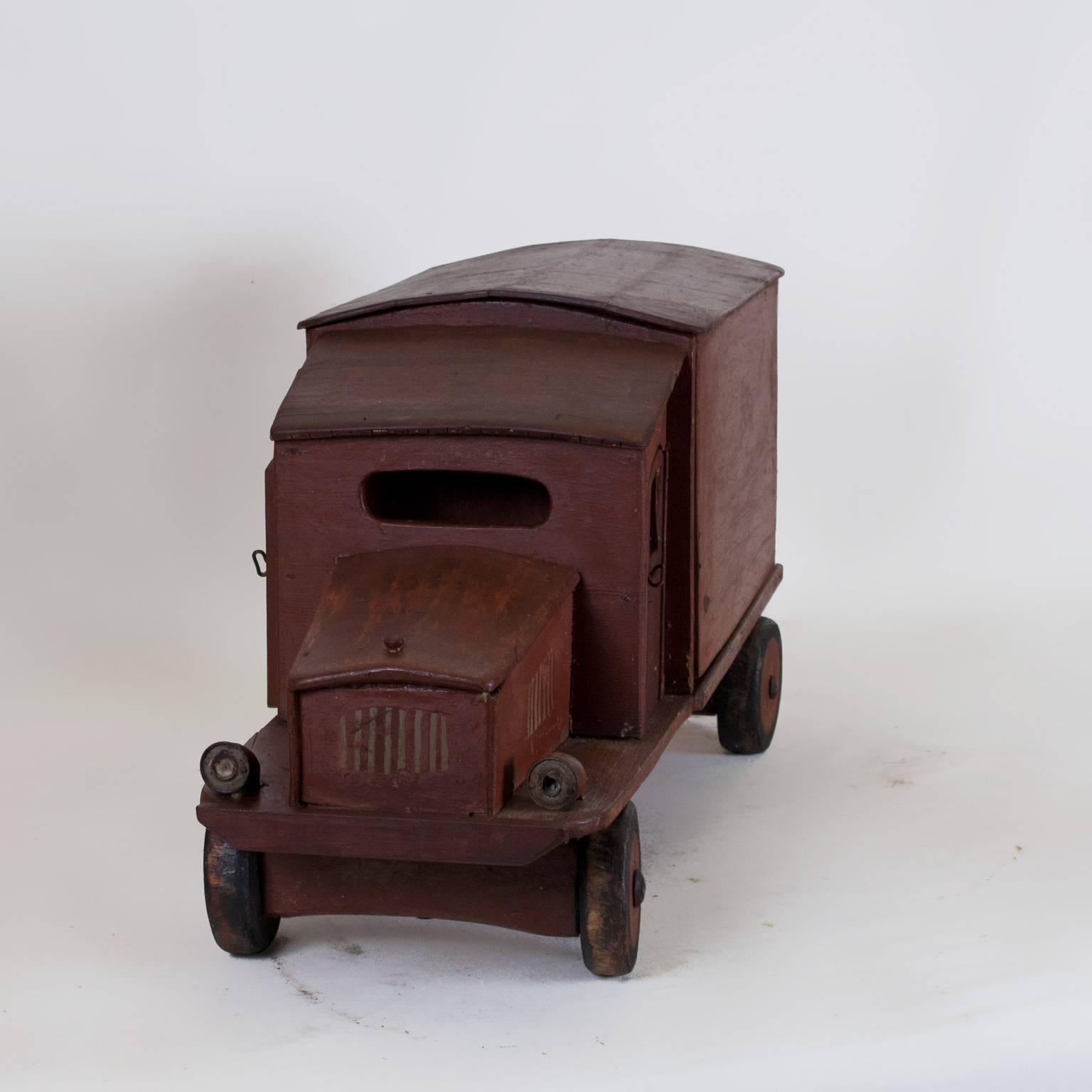 Art Deco 20th Century French Vintage Dark Red Wooden Truck Model, Table Décor For Sale