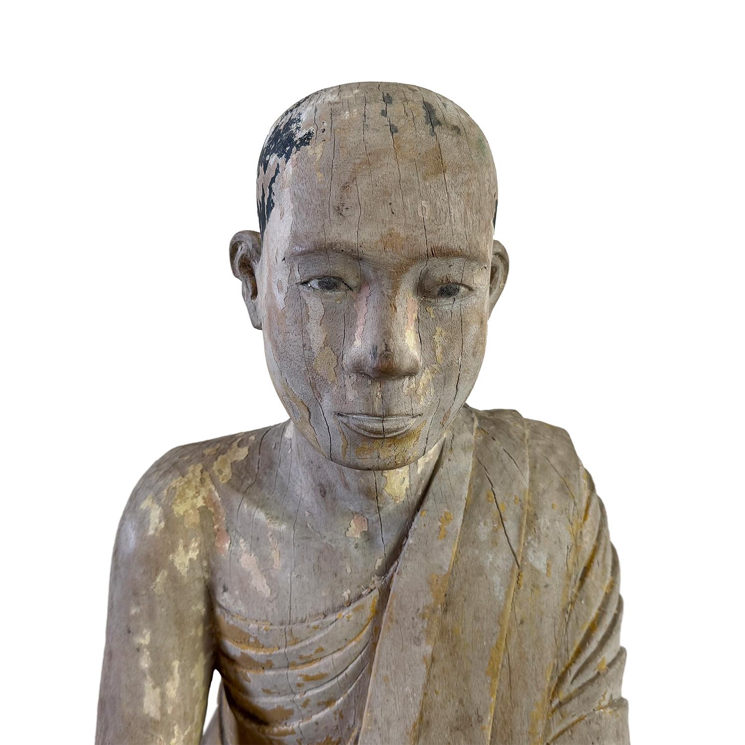 XVIIIe siècle et antérieur Moine asiatique agenouillé du XVIIIe siècle en Anjali Mudra - Sculpture ancienne en bois de teck en vente