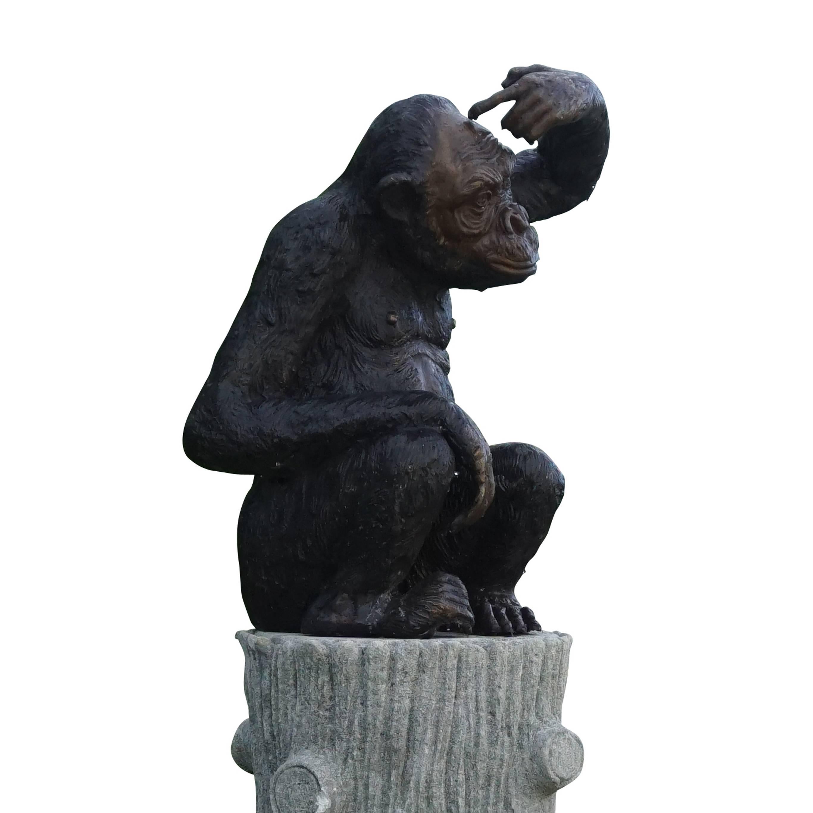 Französische Bronze-Affen-Gartenstatue aus dem 20. Jahrhundert auf einem Sockel aus Faux Bois (Handgefertigt)