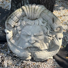 Mythische Wandmaske aus Poseidon-Kalkstein