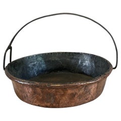 Pentola bassa in rame del XIX secolo