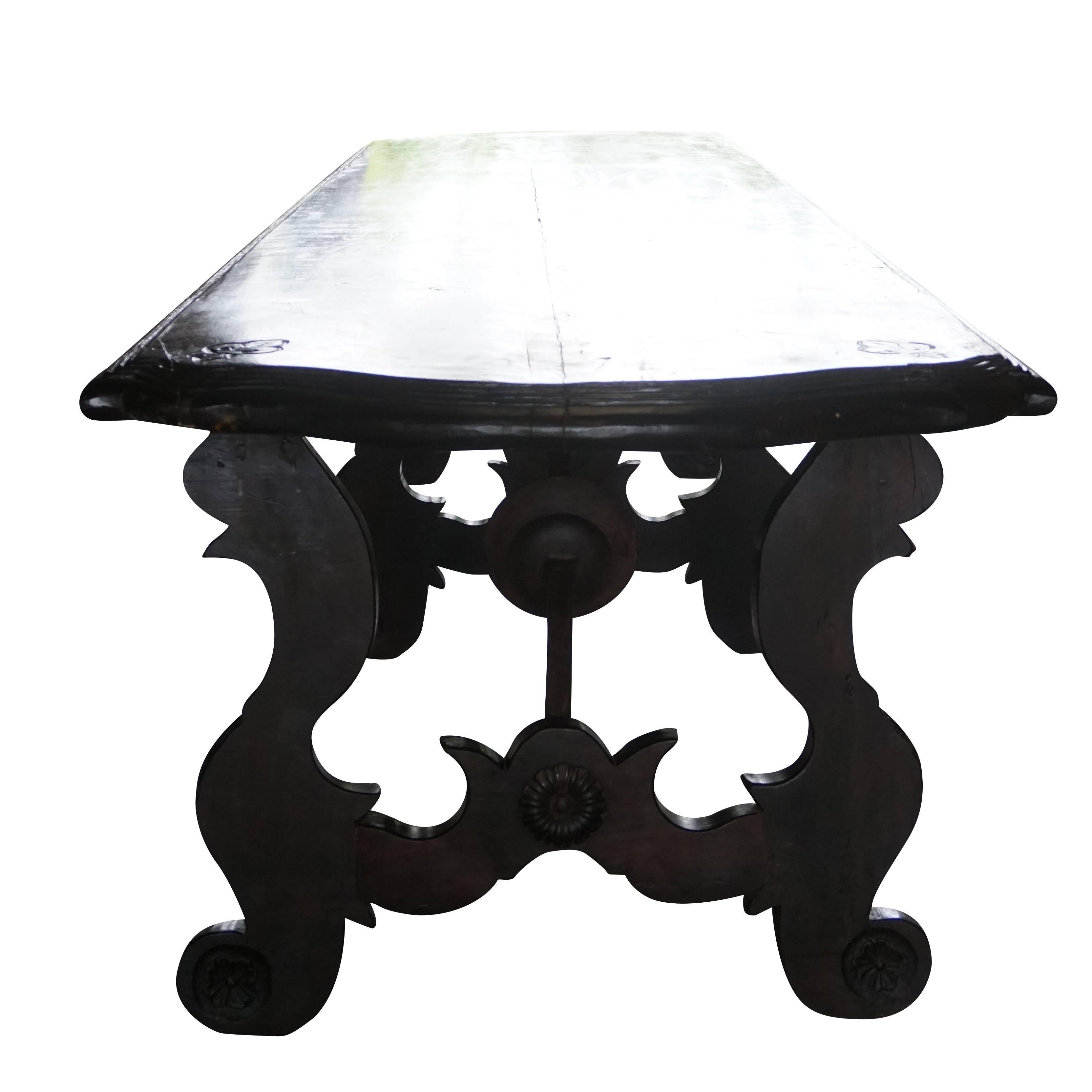 outdoor refectory table