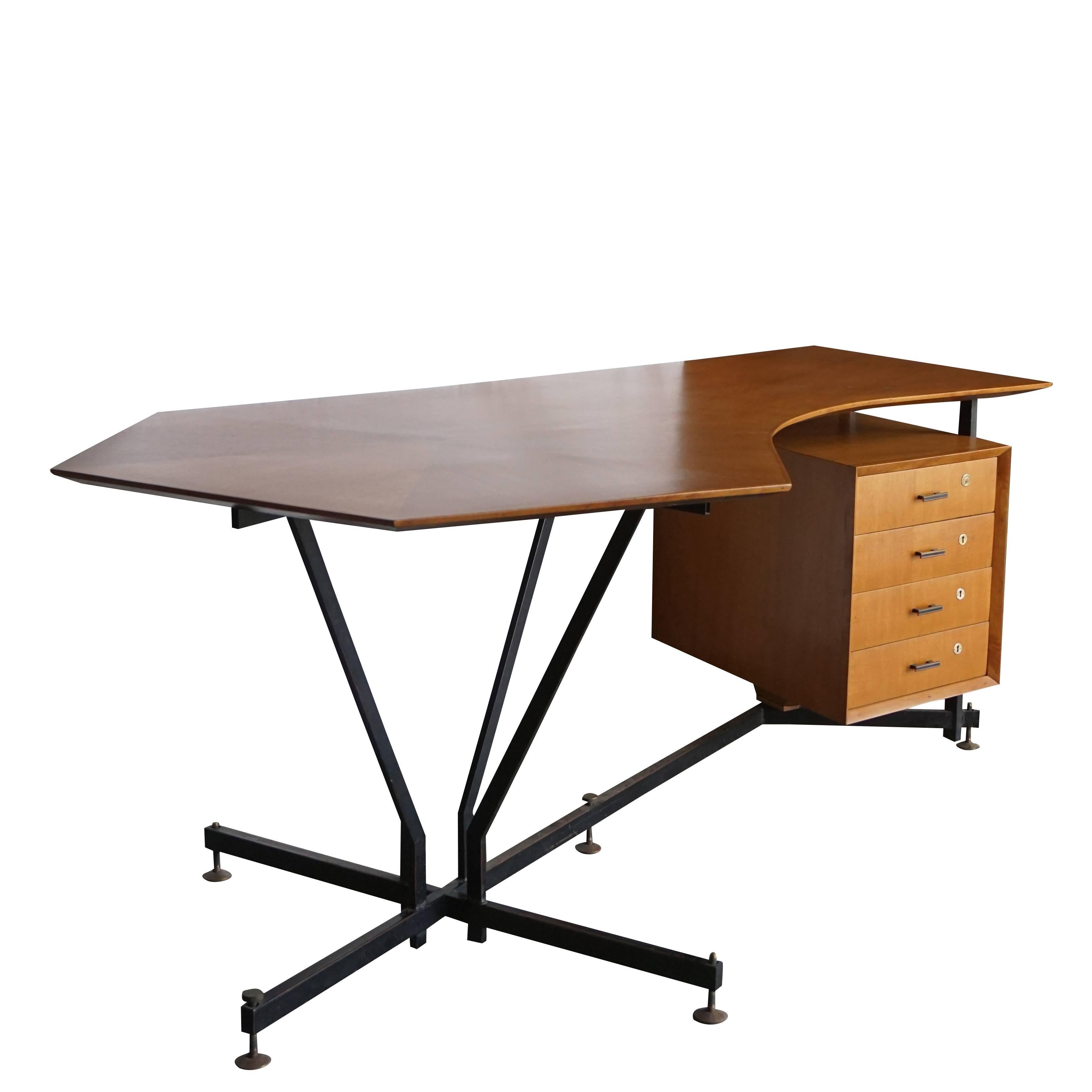 Mid-Century Modern Italian Desk Designed by Studio PFR  In Good Condition In West Palm Beach, FL