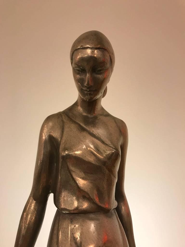 Art-Déco-Tischlampe aus Bronze mit weiblicher Bronze, signiert von Fayral im Angebot 1