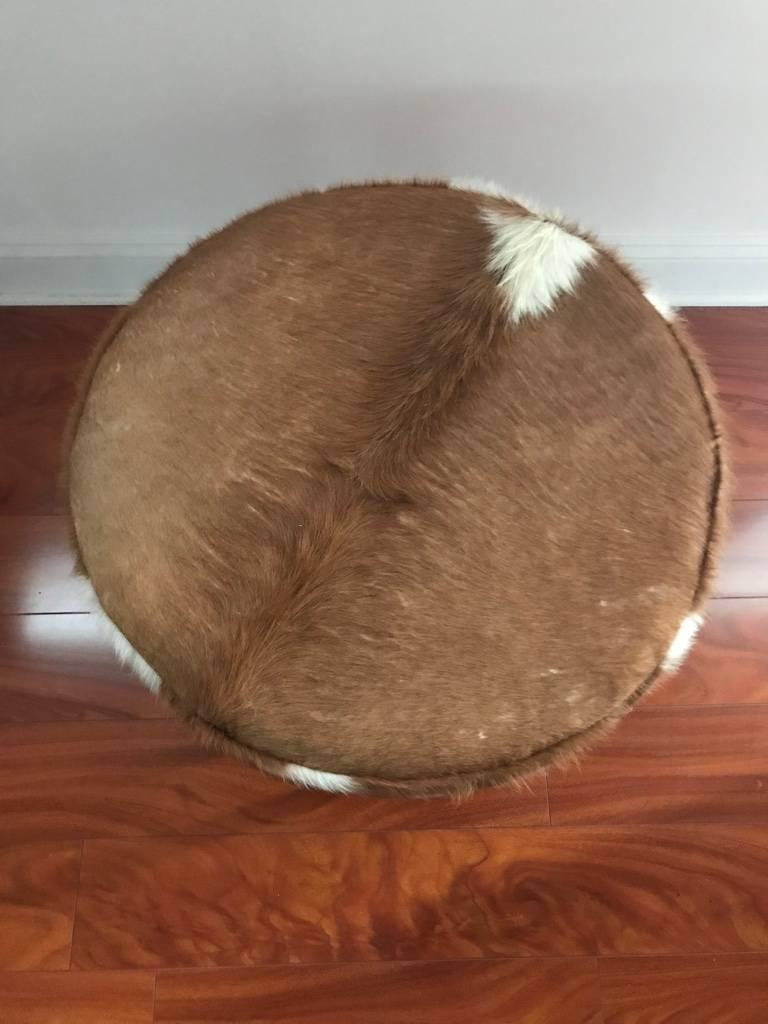 Circular Upholstered Cowhide Bench In Excellent Condition In North Bergen, NJ