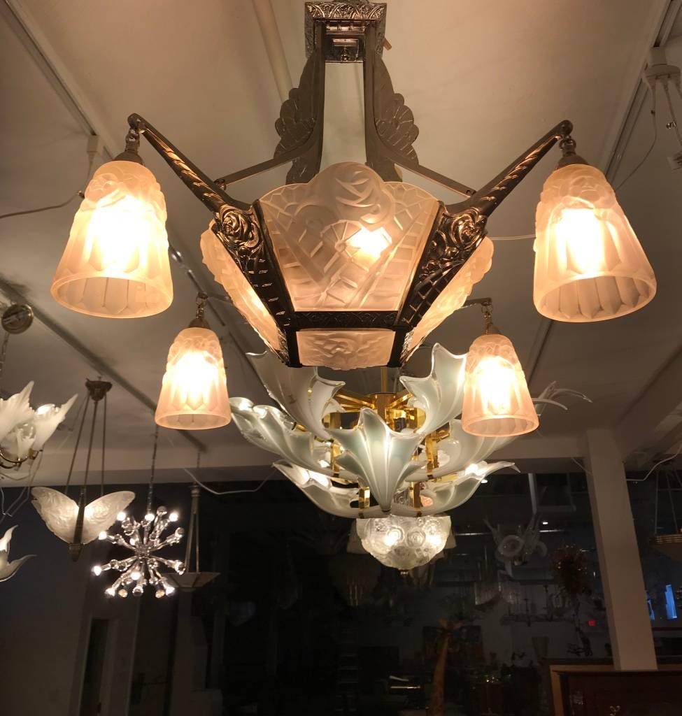 French Art Deco Chandelier Signed by Degue For Sale 6