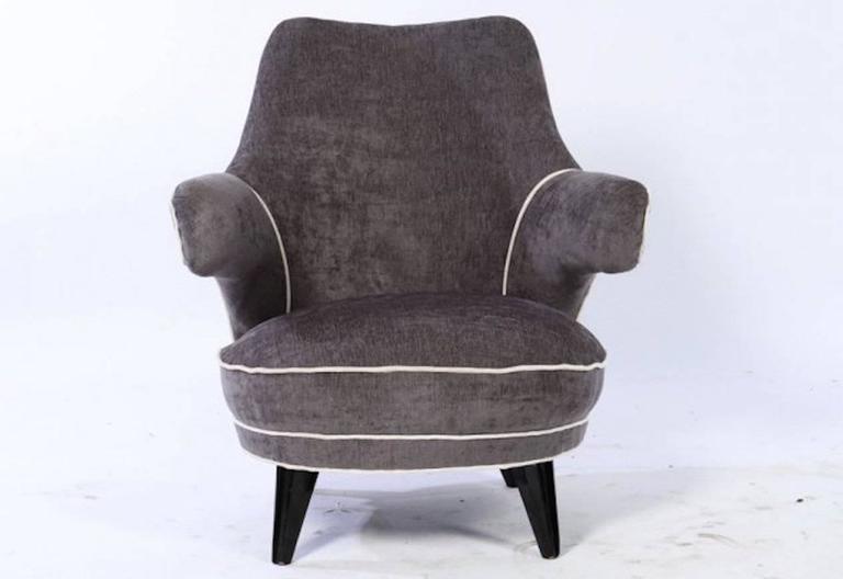 Mid Century Boudoir Chair With Floating Arms
