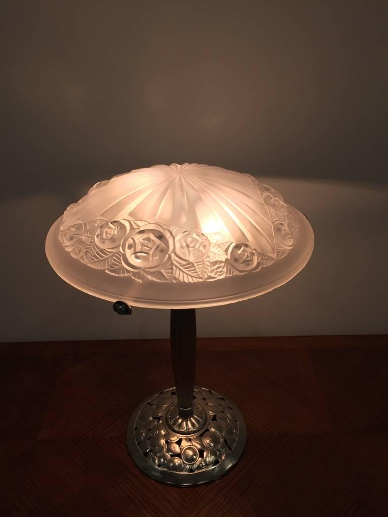 French Art Deco Table Lamp Signed by Degue For Sale 3