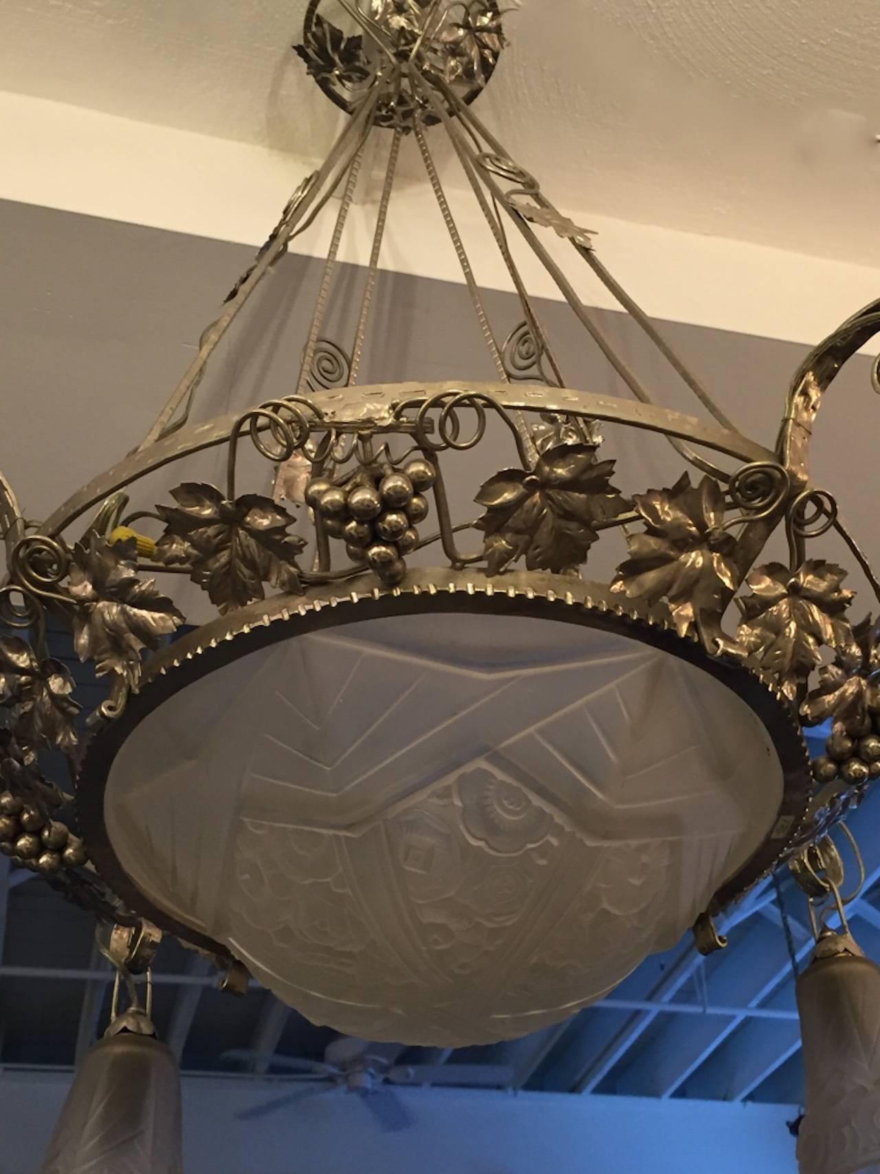 Mid-20th Century French Art Deco Chandelier with Grapes Motif For Sale