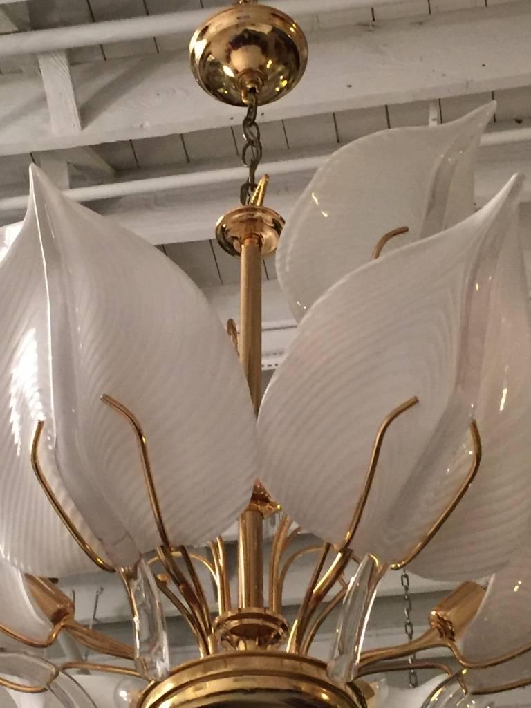 Italian Mid Century Murano Glass Calla Lilies Chandelier By Franco Luce In Excellent Condition In North Bergen, NJ