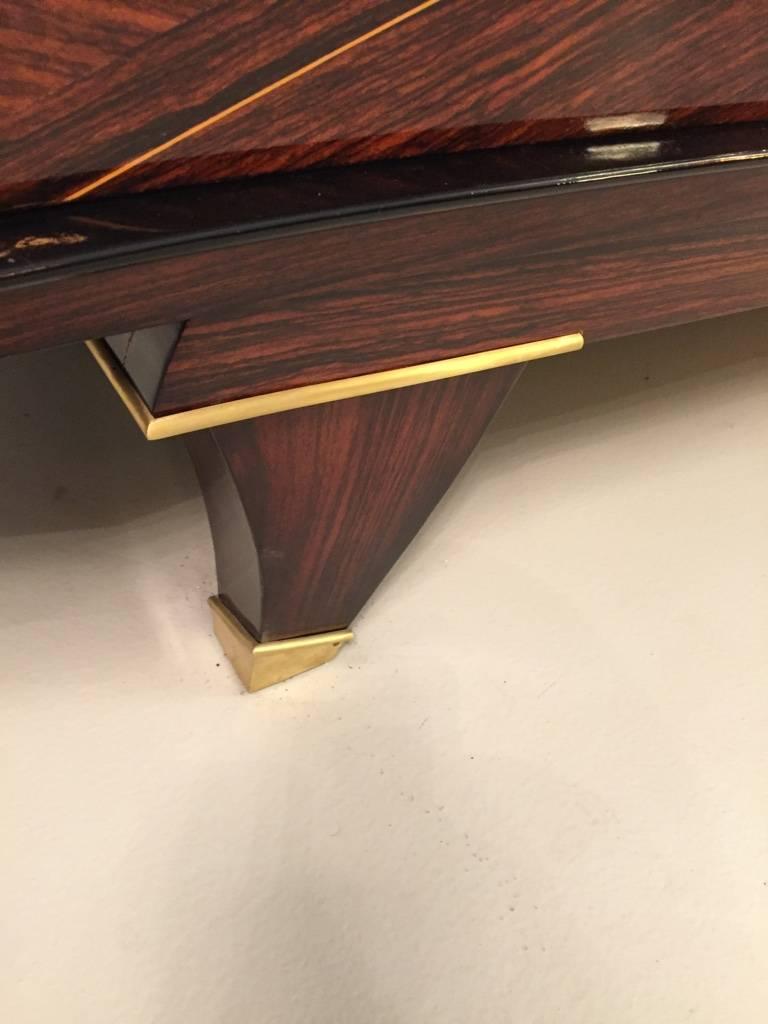 XX secolo Buffet Art Deco francese in palissandro con intarsi in madreperla in vendita
