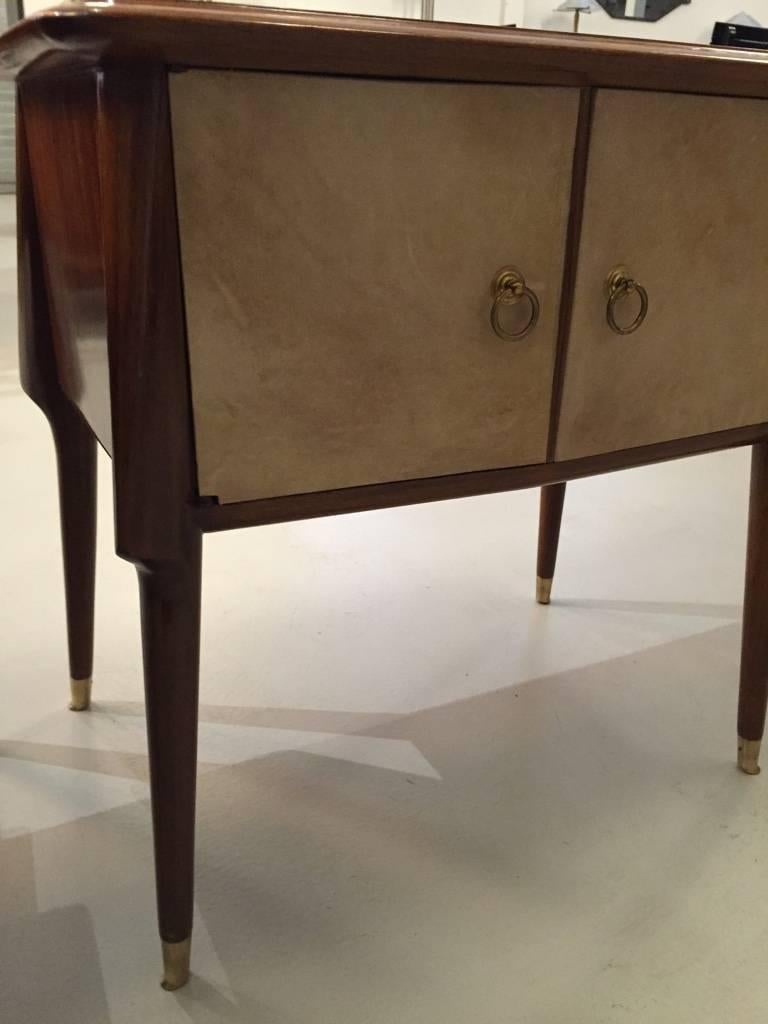 Late 20th Century Pair of Italian Mid-Century Nightstands For Sale