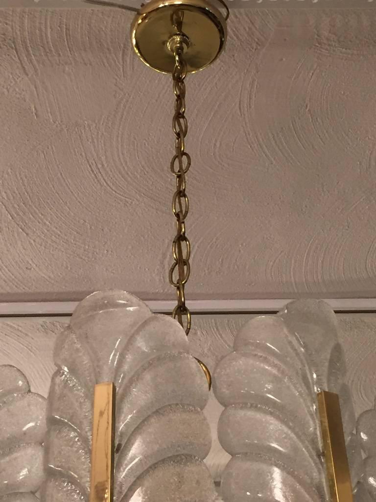 Lampadario in ottone con foglie di vetro di Carl Fagerlund di Orrefors, anni '50 in vendita 2