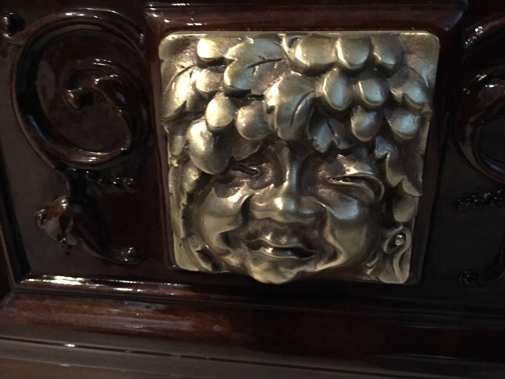 Bronze Face French Art Deco Vitrine / Dry Bar For Sale 5