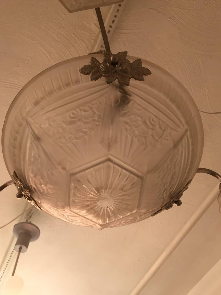 French Art Deco Floral Chandelier In Good Condition In North Bergen, NJ