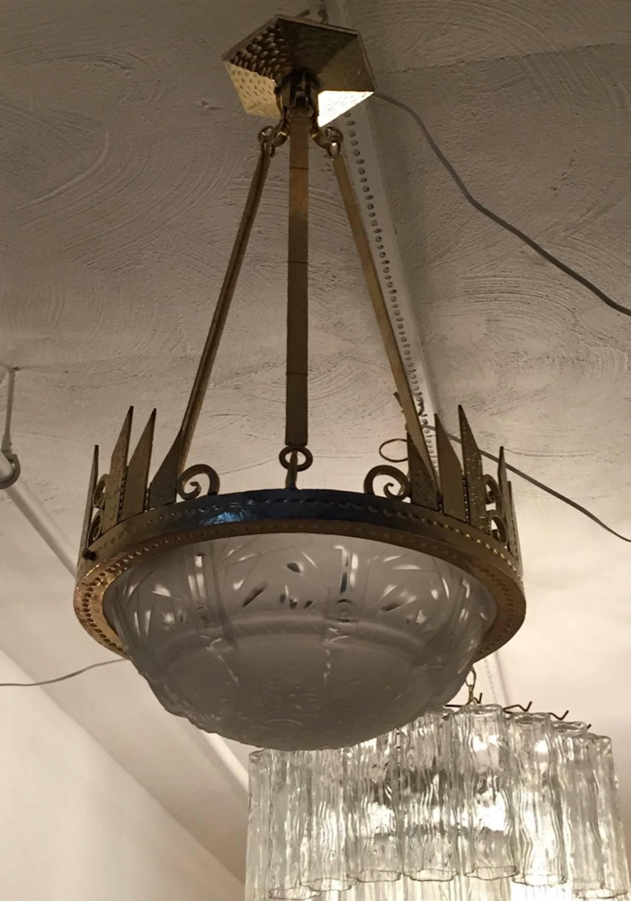 French Art Deco Chandelier Signed by Muller Frères and Denard In Excellent Condition For Sale In North Bergen, NJ