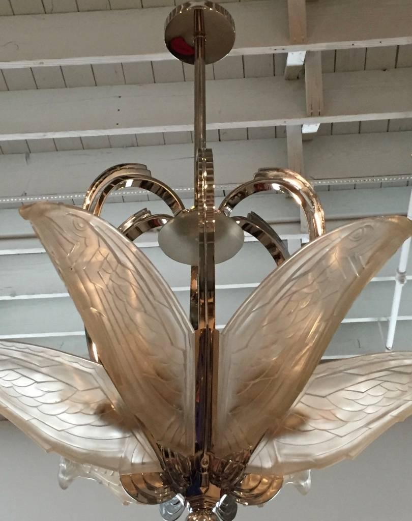 French Art Deco Chandelier with Geometric Flying Bird Motif by P. Maynadier  In Excellent Condition For Sale In North Bergen, NJ