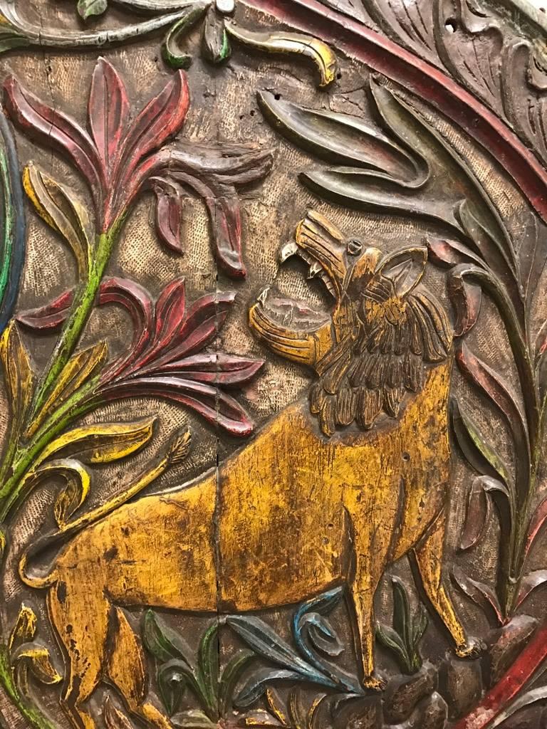 Carved Wood Plaque Depicting Animals In Good Condition For Sale In North Bergen, NJ