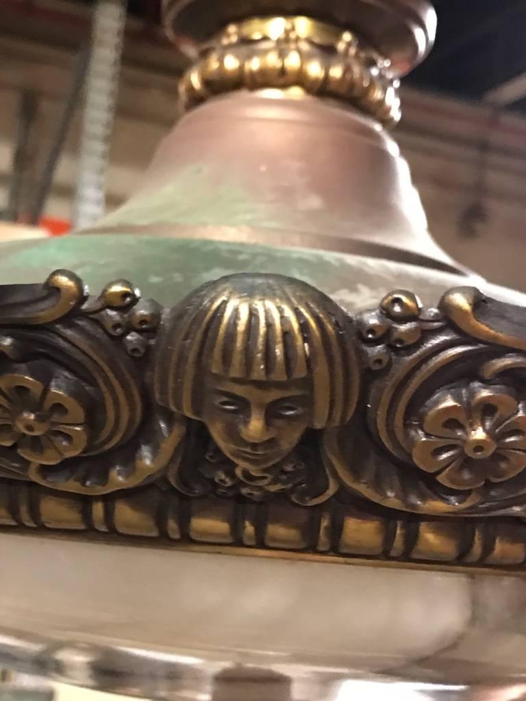 Lampadario a cupola in alabastro lucido francese in vendita 5